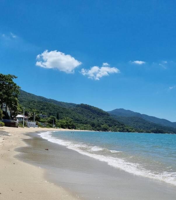 Casa com vista maravilhosa na Baía dos Golfinhos