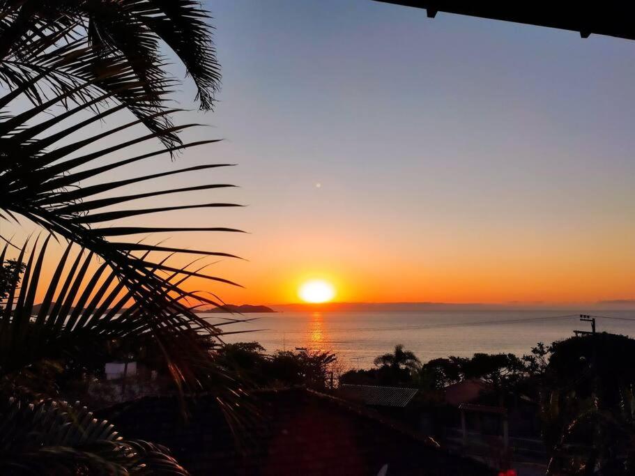 Casa com vista maravilhosa na Baía dos Golfinhos