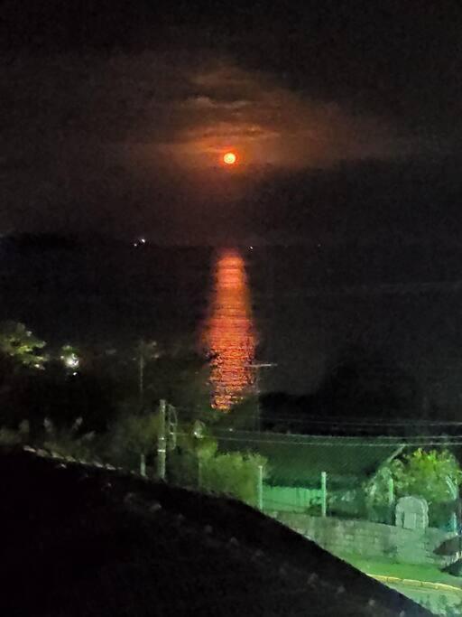 Casa com vista maravilhosa na Baía dos Golfinhos