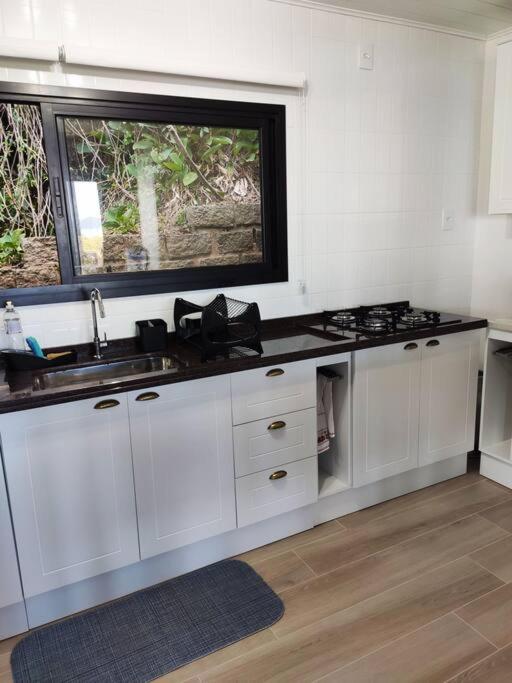 Casa com vista maravilhosa na Baía dos Golfinhos