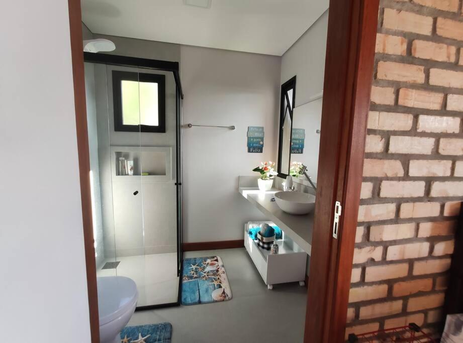 Casa com vista maravilhosa na Baía dos Golfinhos