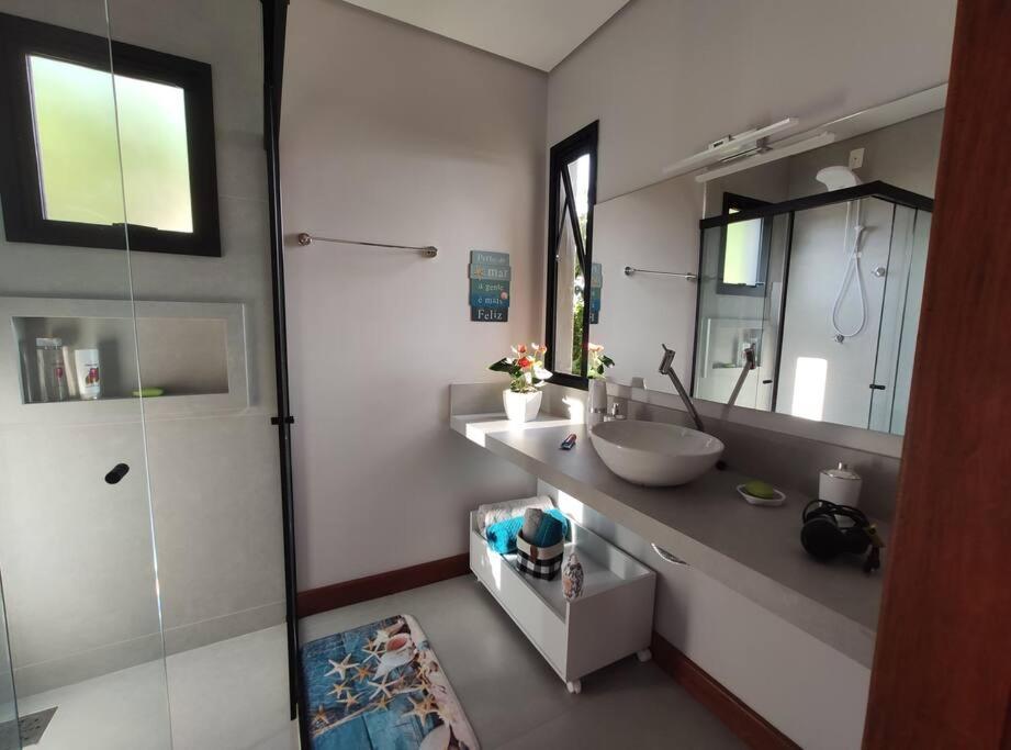 Casa com vista maravilhosa na Baía dos Golfinhos
