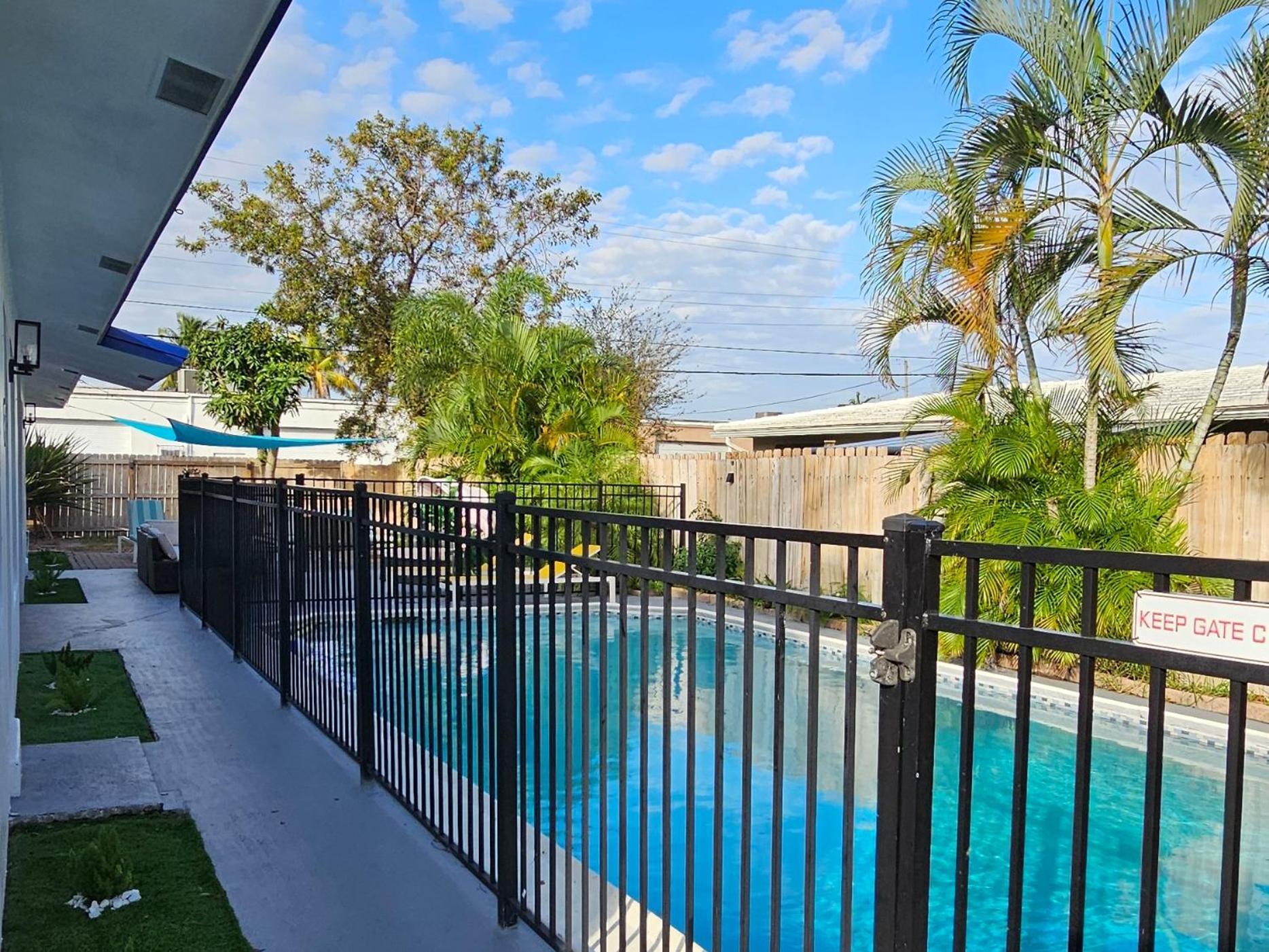 Private Home, KING Room- Pool & Patios - Near Beaches & Dining, photo 13