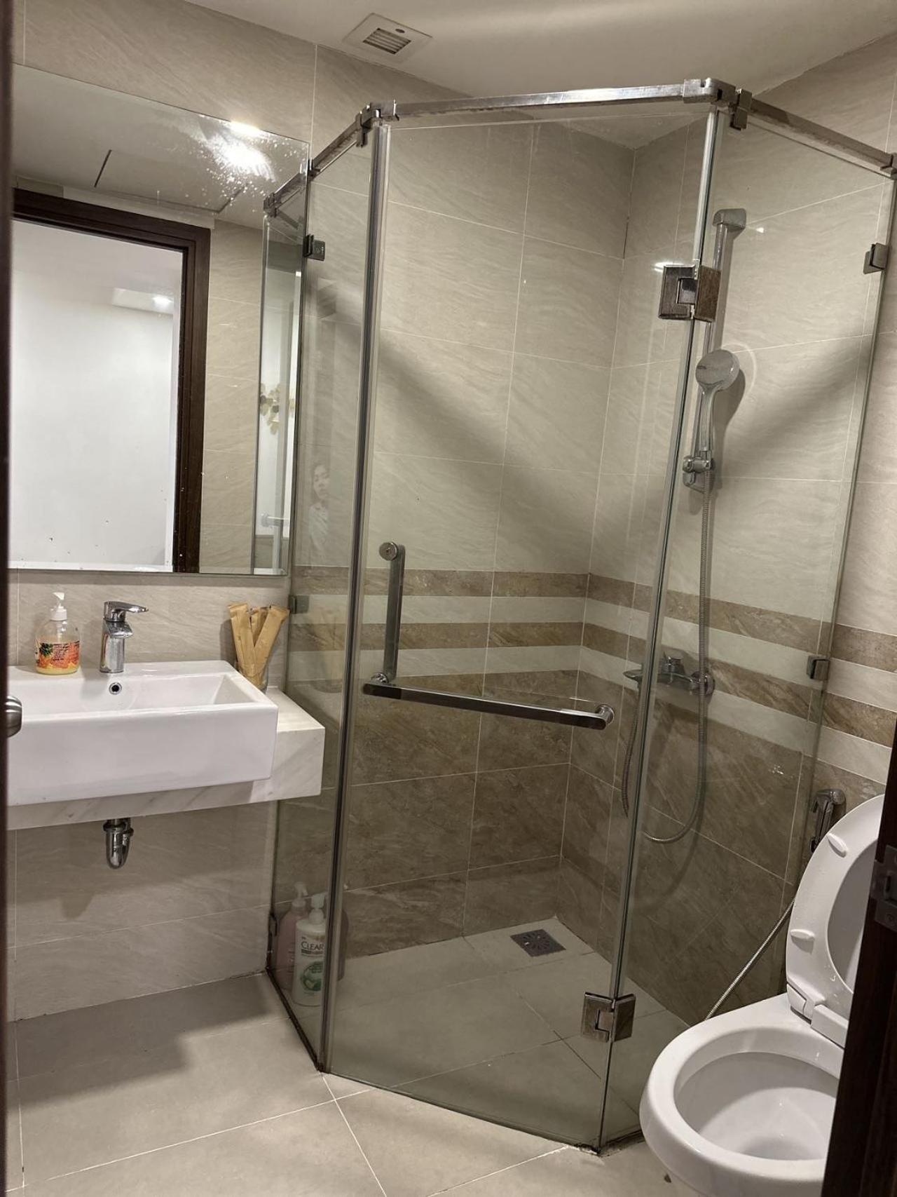 NEW Luxury 2 Bedroom Saigon Royal Condo 4 pax , Near District 1,Vietnam AP13