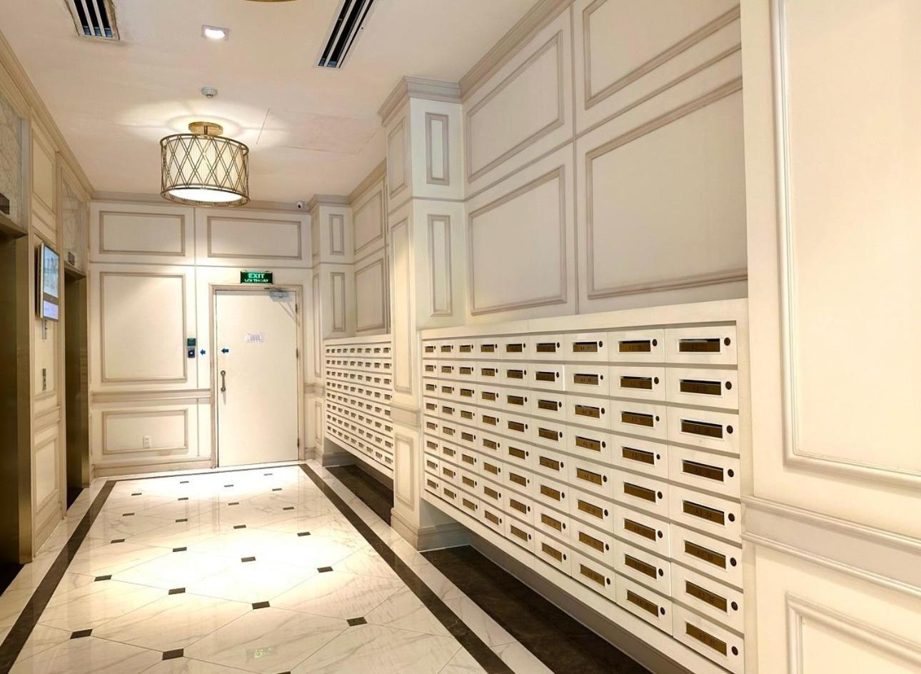 NEW Luxury 2 Bedroom Saigon Royal Condo 4 pax , Near District 1,Vietnam AP13