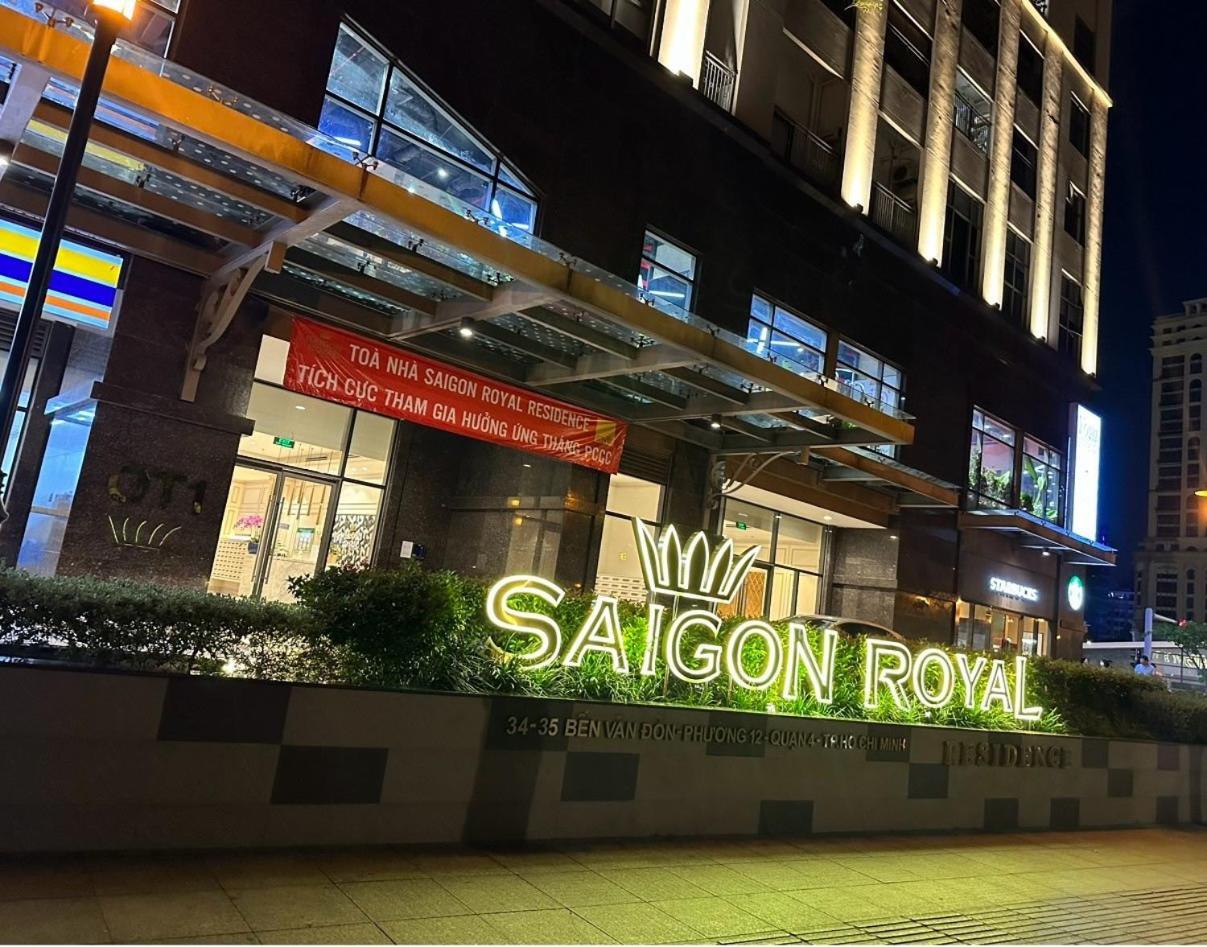 NEW Luxury 2 Bedroom Saigon Royal Condo 4 pax , Near District 1,Vietnam AP13