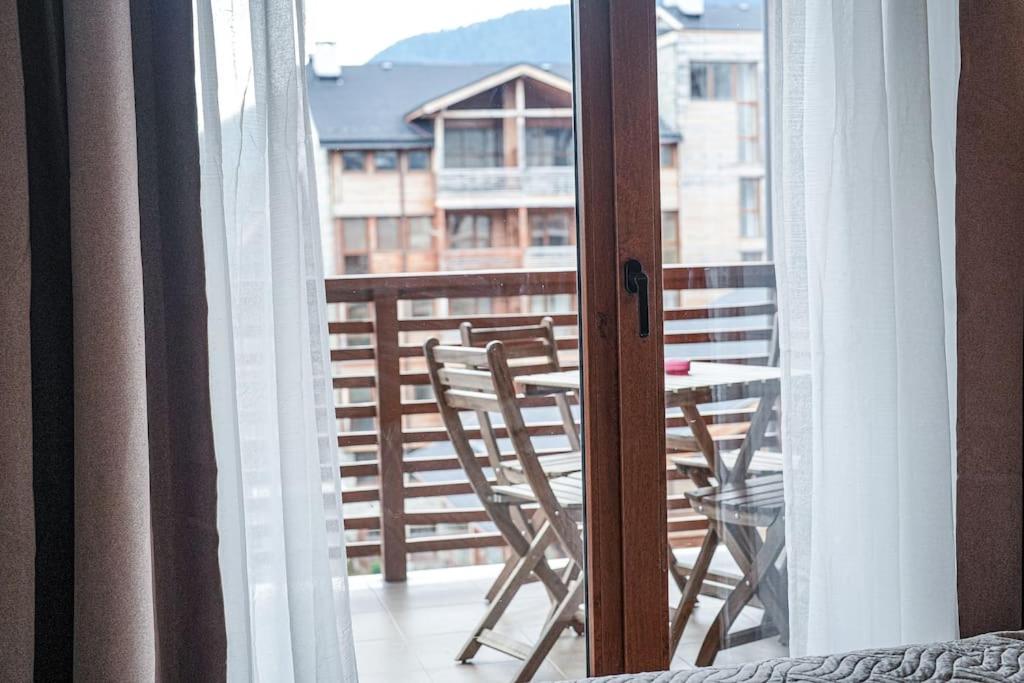 Hill-side Apartment in Nation Park