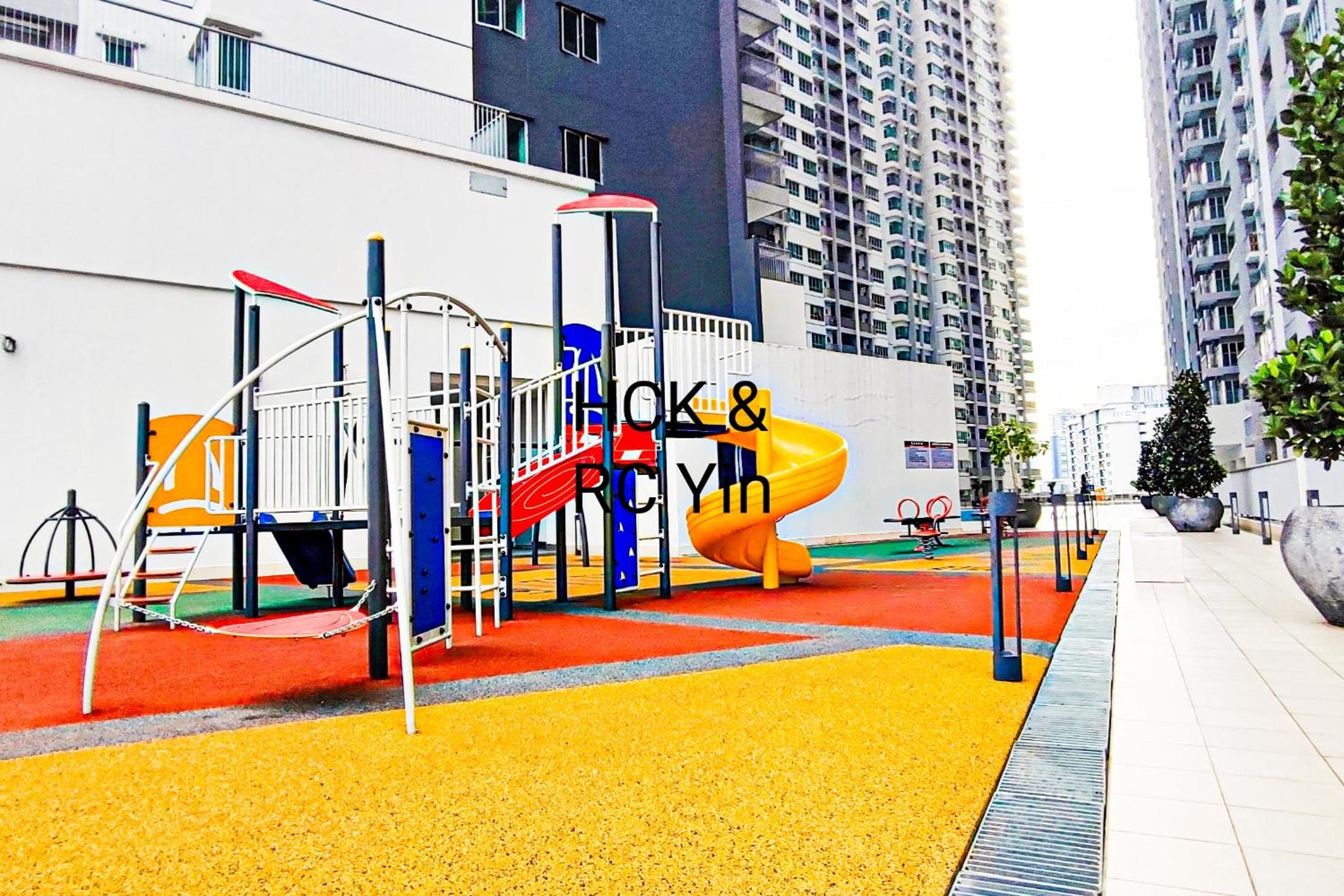 Lovely Family Suites at Razak City by HCK