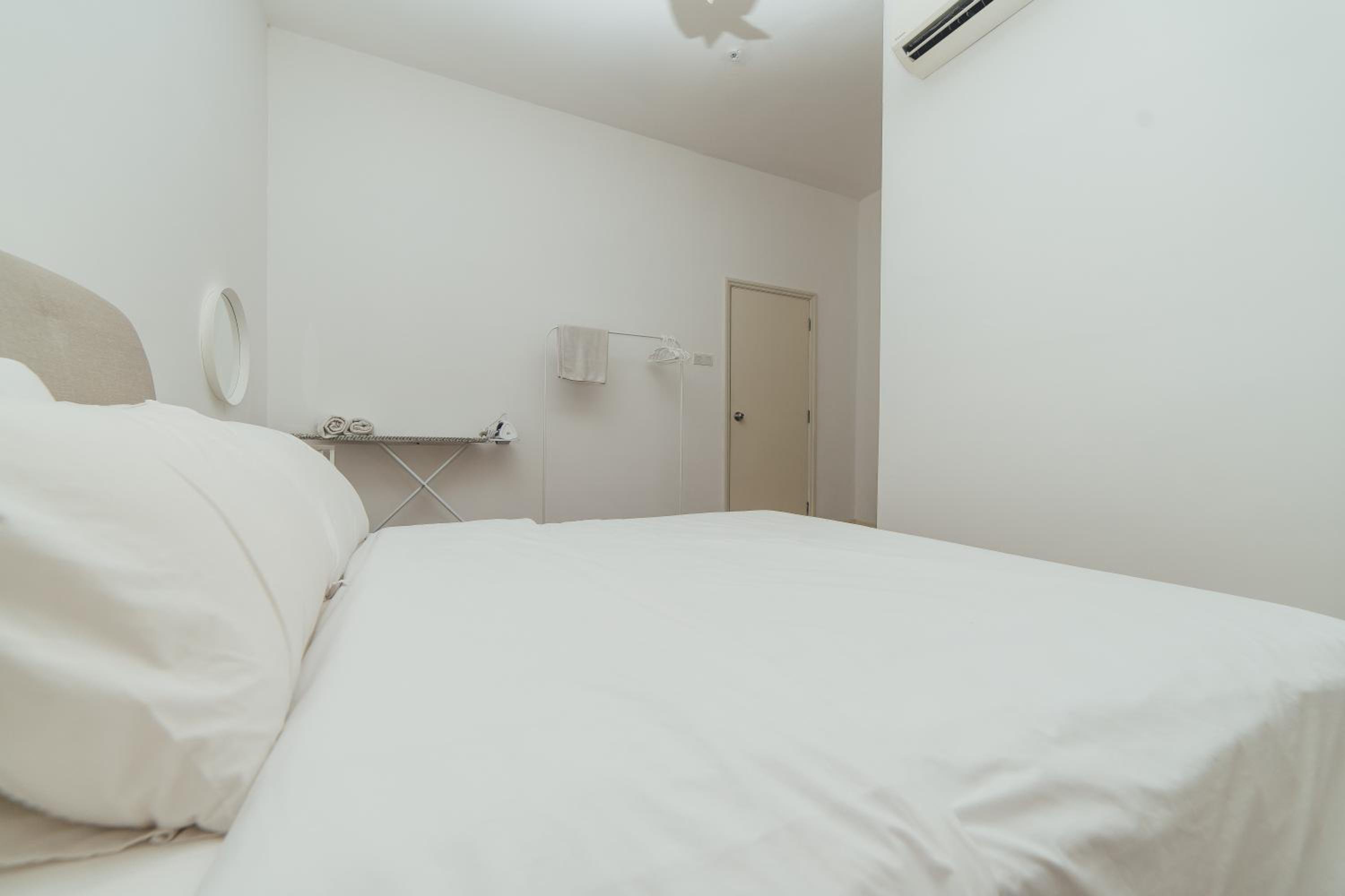 Molek High Floor Cozy Penthouse Apartment 5BR 12Pax by Our Stay