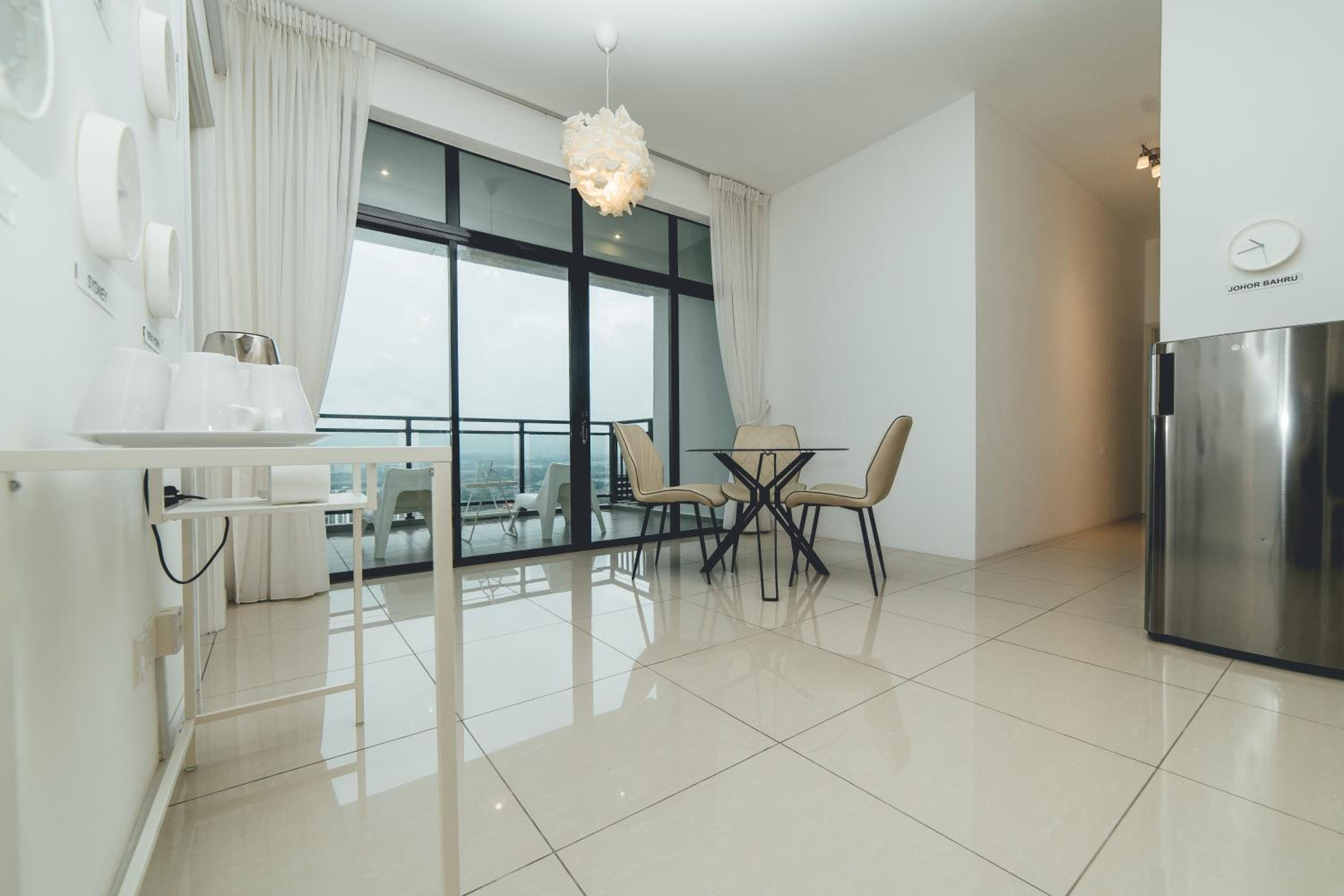 Molek High Floor Cozy Penthouse Apartment 5BR 12Pax by Our Stay
