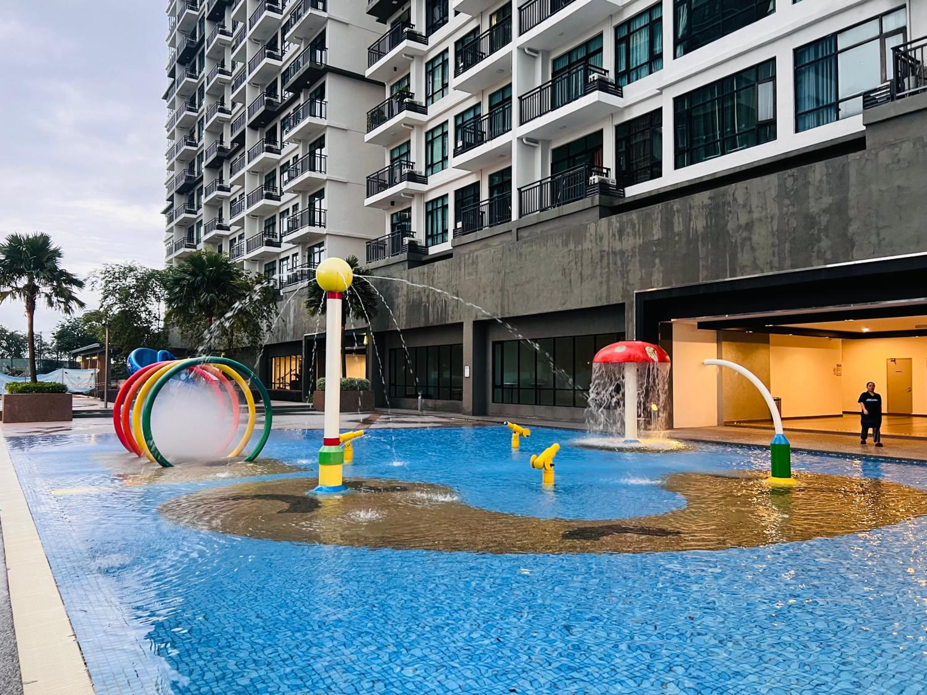 Molek High Floor Cozy Penthouse Apartment 5BR 12Pax by Our Stay