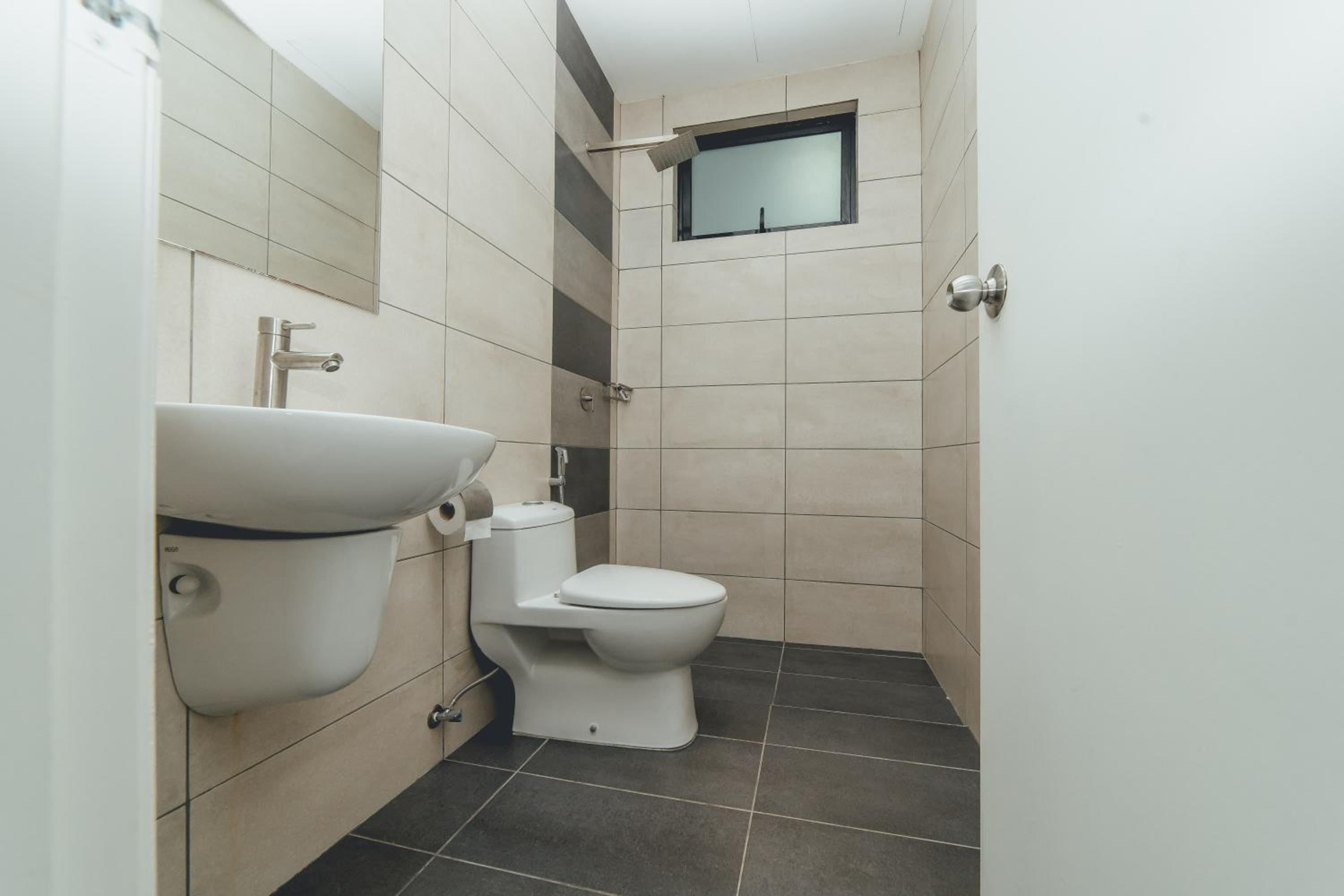 Molek High Floor Cozy Penthouse Apartment 5BR 12Pax by Our Stay