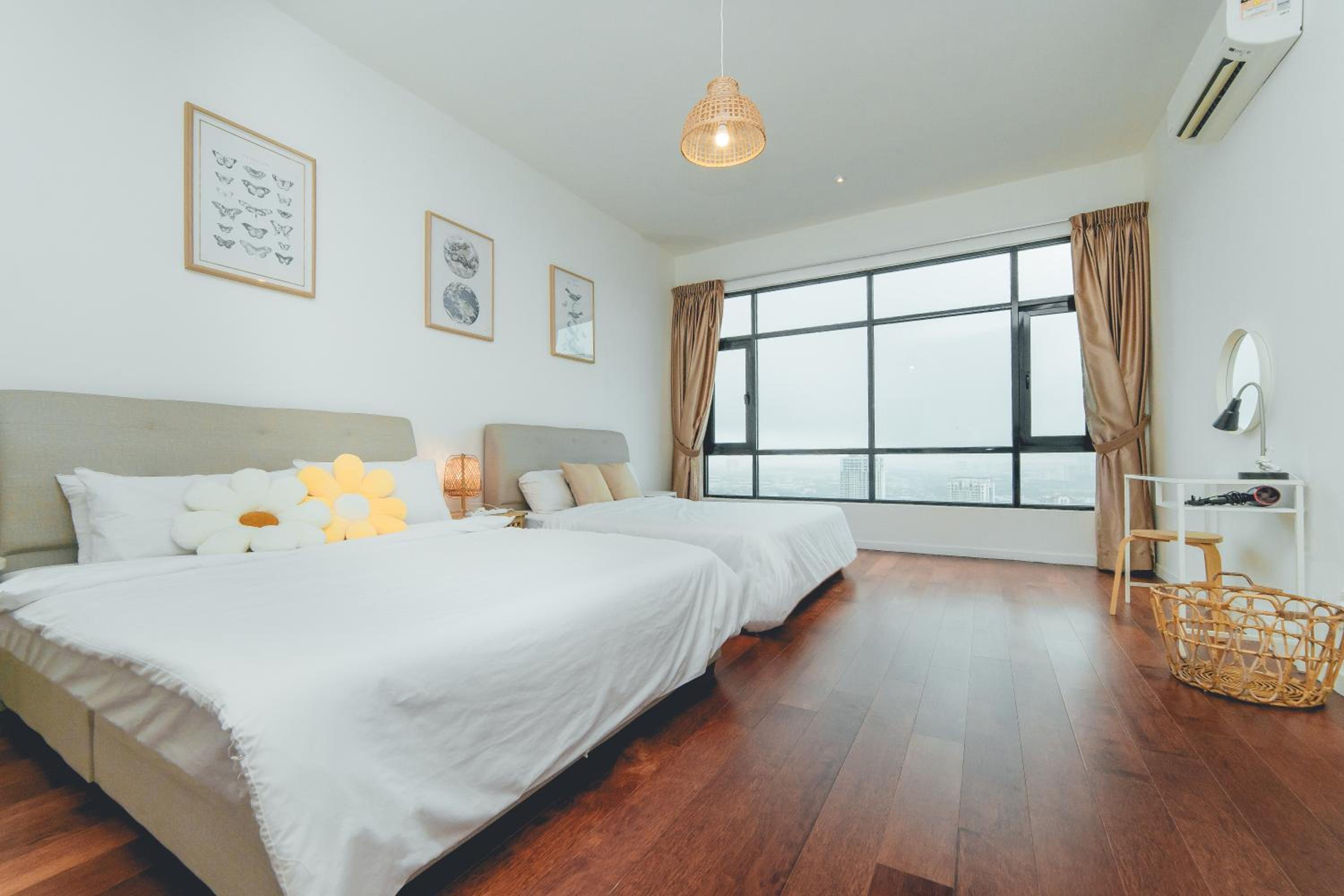 Molek High Floor Cozy Penthouse Apartment 5BR 12Pax by Our Stay