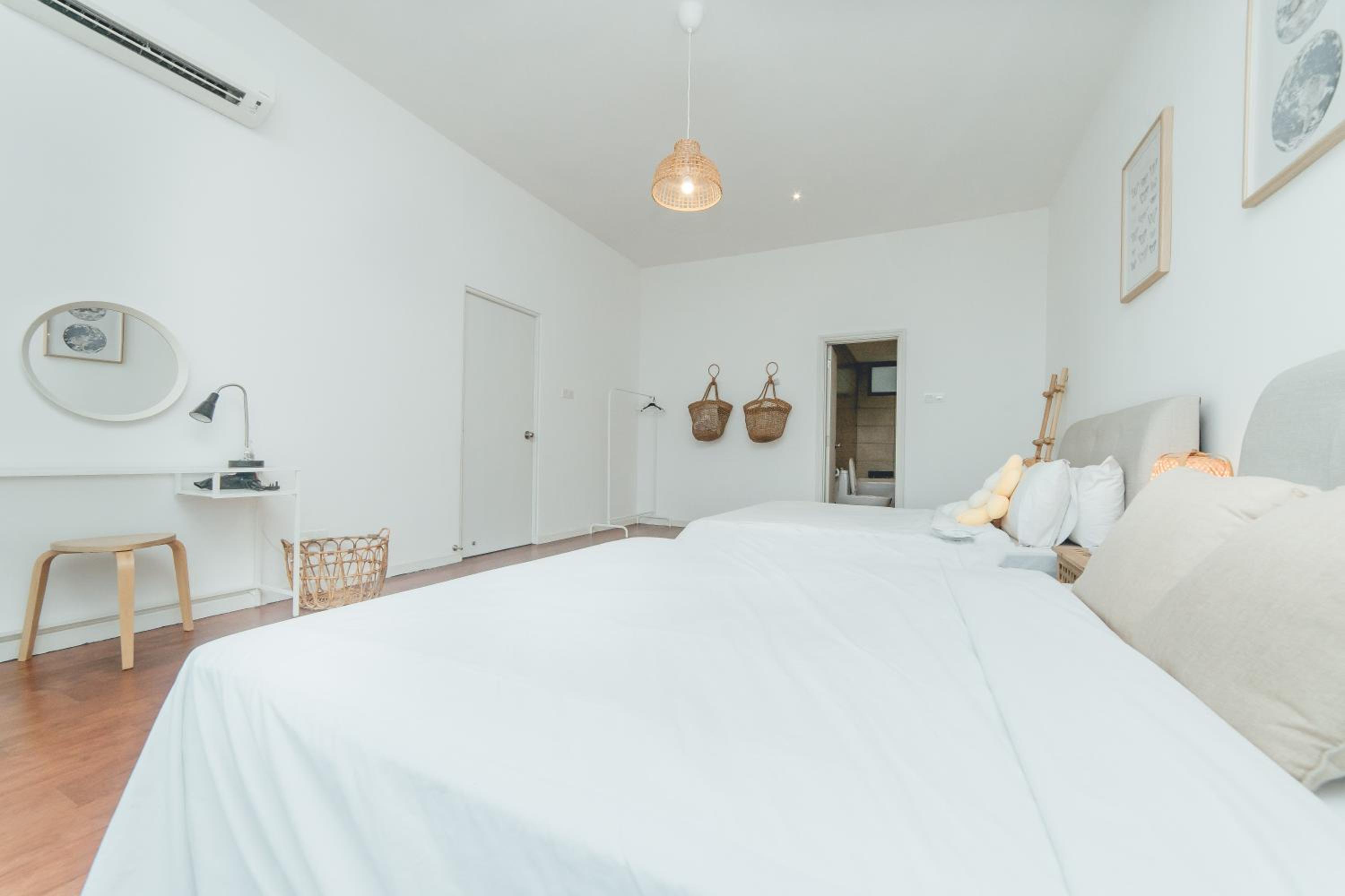 Molek High Floor Cozy Penthouse Apartment 5BR 12Pax by Our Stay