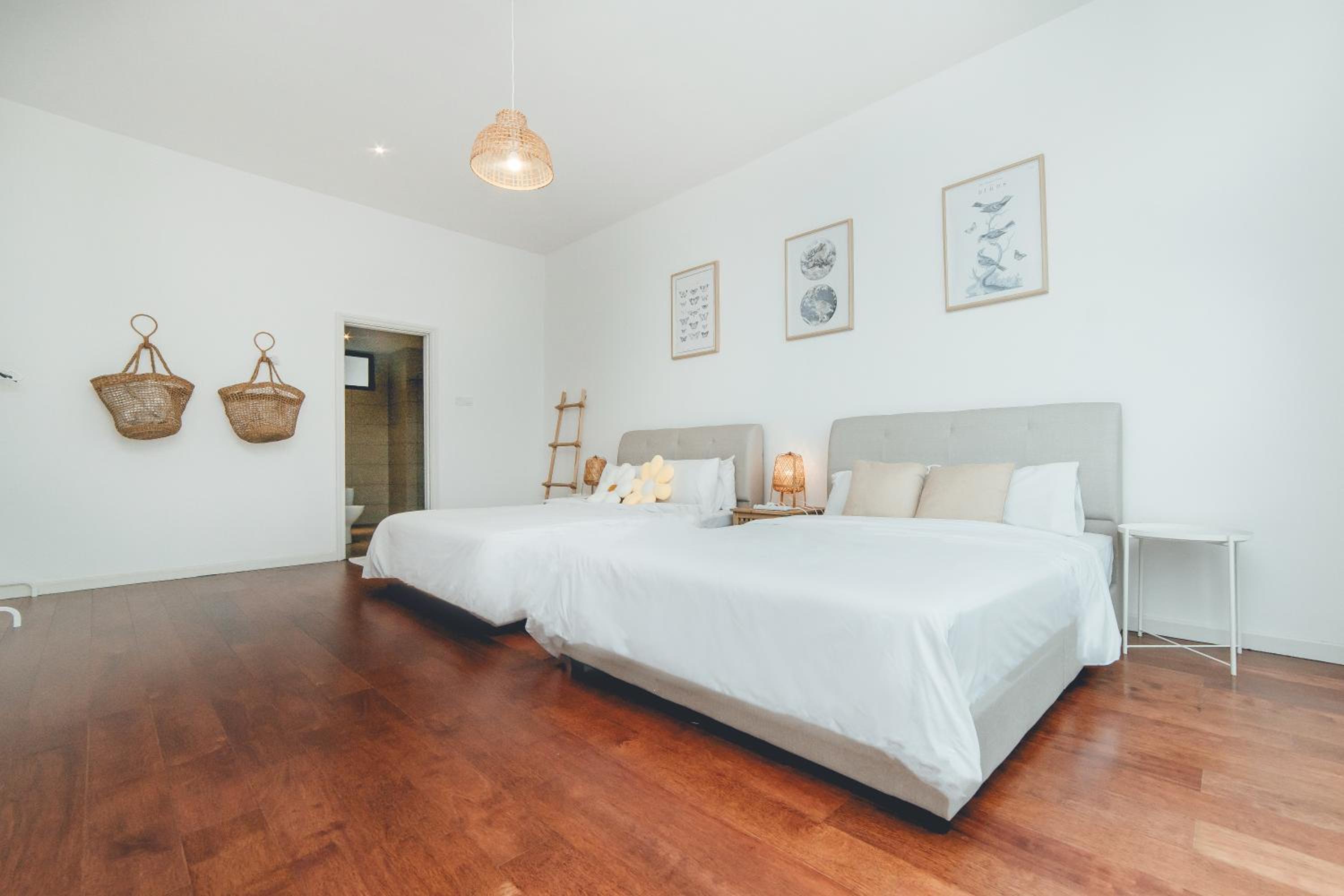 Molek High Floor Cozy Penthouse Apartment 5BR 12Pax by Our Stay