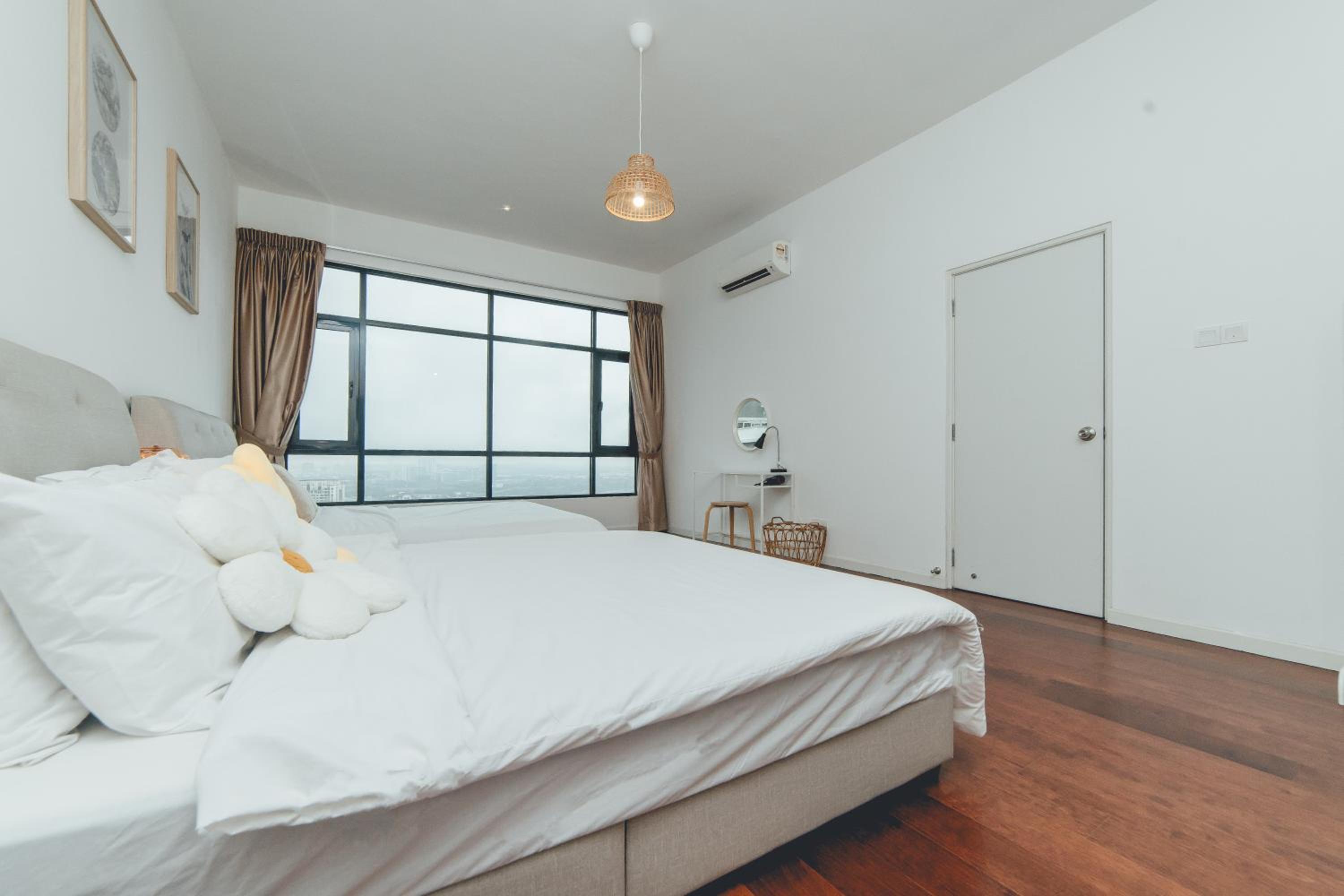 Molek High Floor Cozy Penthouse Apartment 5BR 12Pax by Our Stay