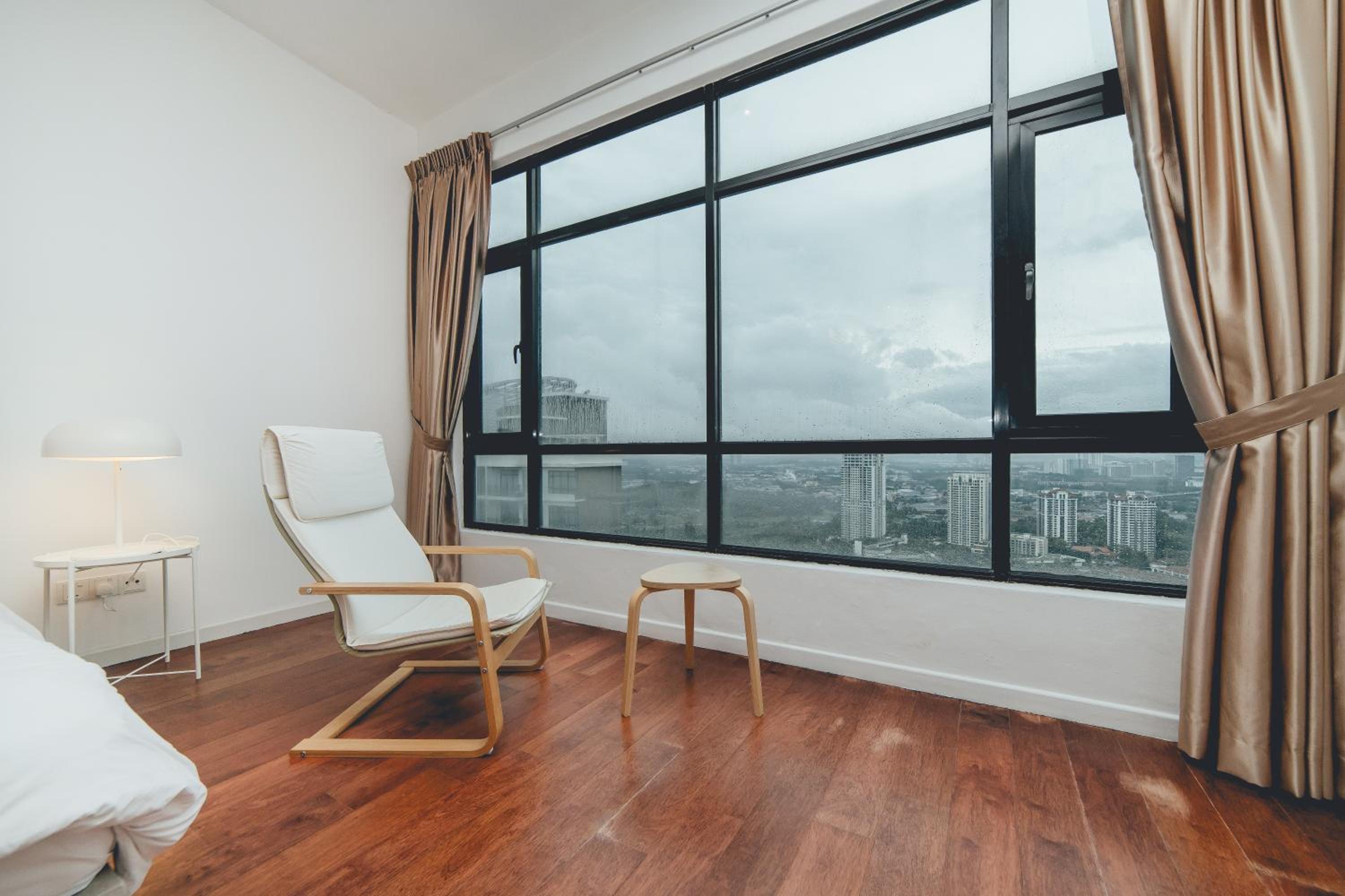 Molek High Floor Cozy Penthouse Apartment 5BR 12Pax by Our Stay