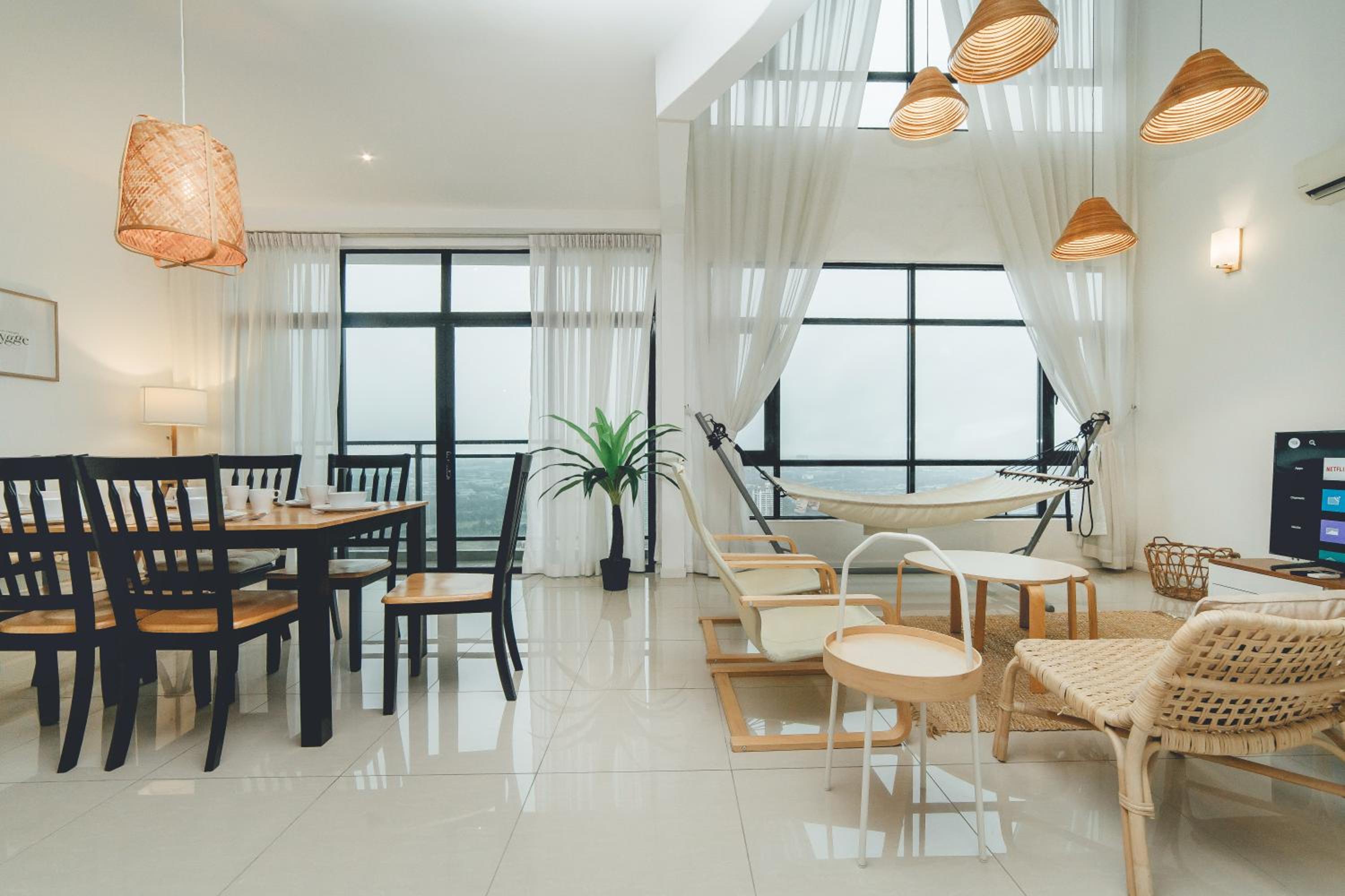 Molek High Floor Cozy Penthouse Apartment 5BR 12Pax by Our Stay