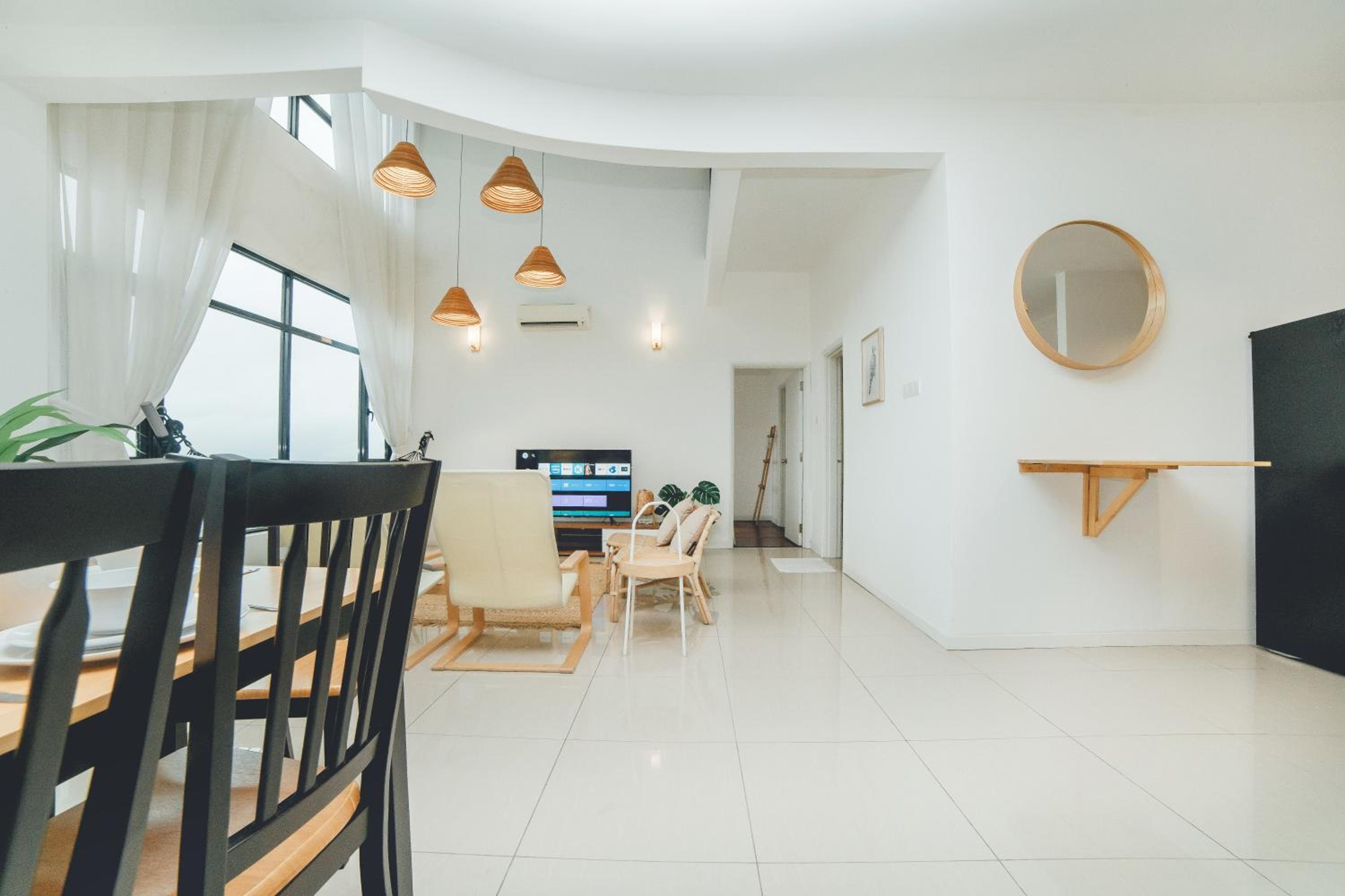 Molek High Floor Cozy Penthouse Apartment 5BR 12Pax by Our Stay