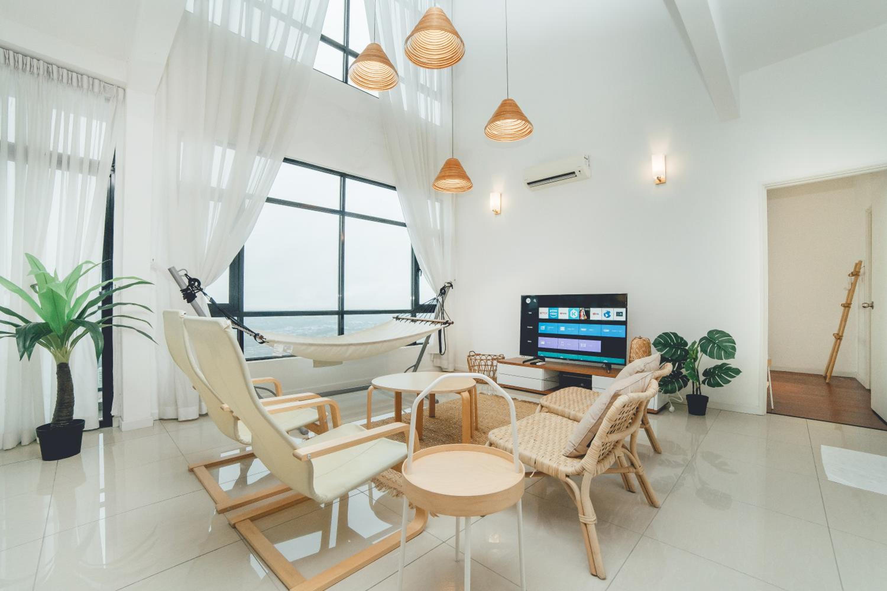 Molek High Floor Cozy Penthouse Apartment 5BR 12Pax by Our Stay