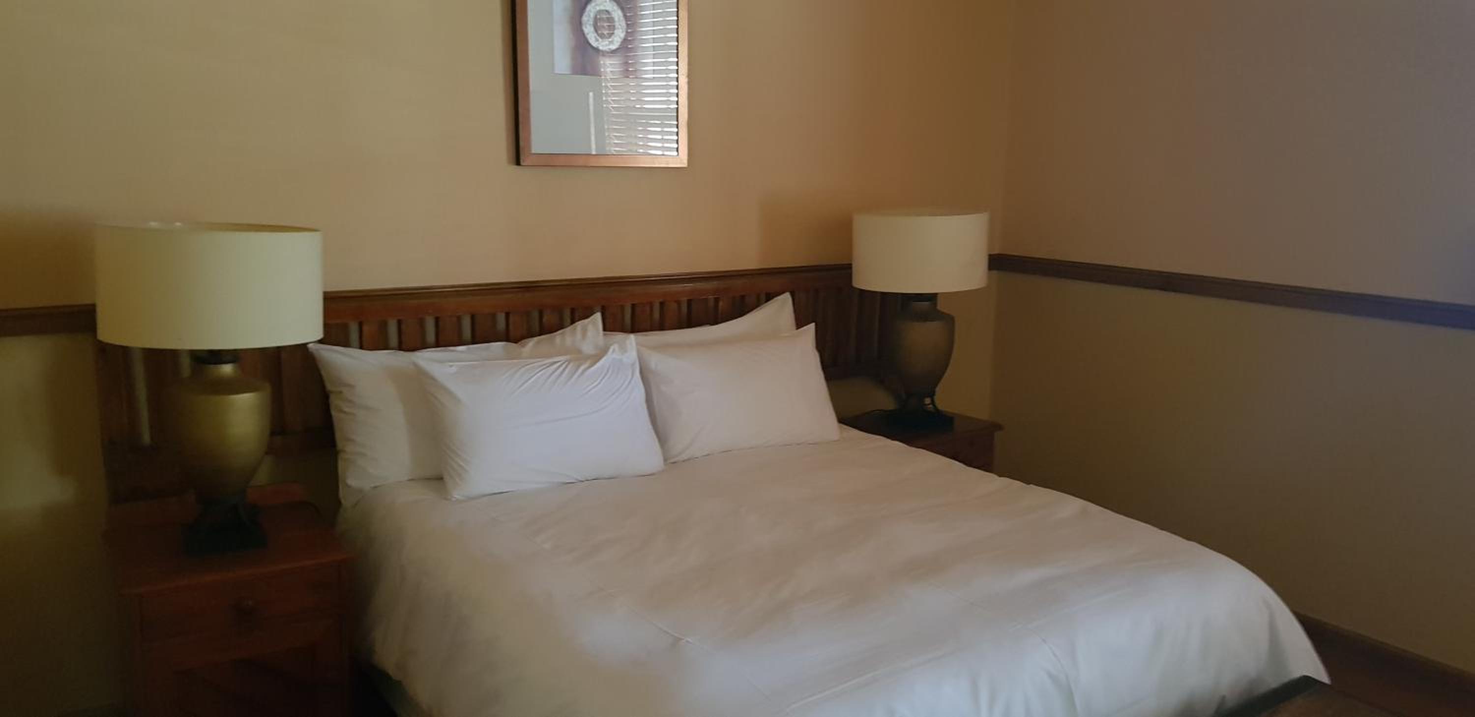 Uniondale Guest Lodge