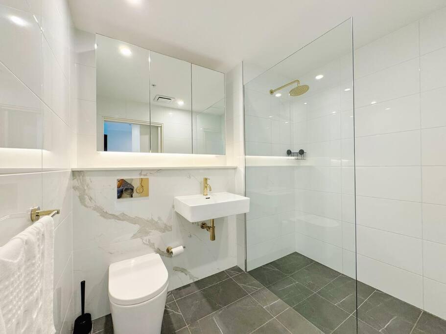 Modern 2Brs@ close2 Olympic park