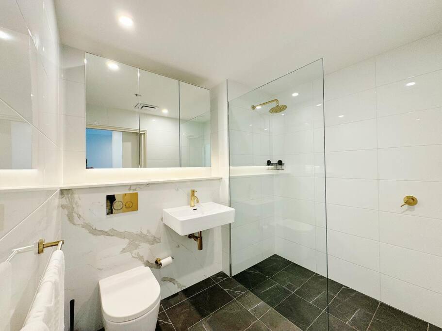 Modern 2Brs@ close2 Olympic park