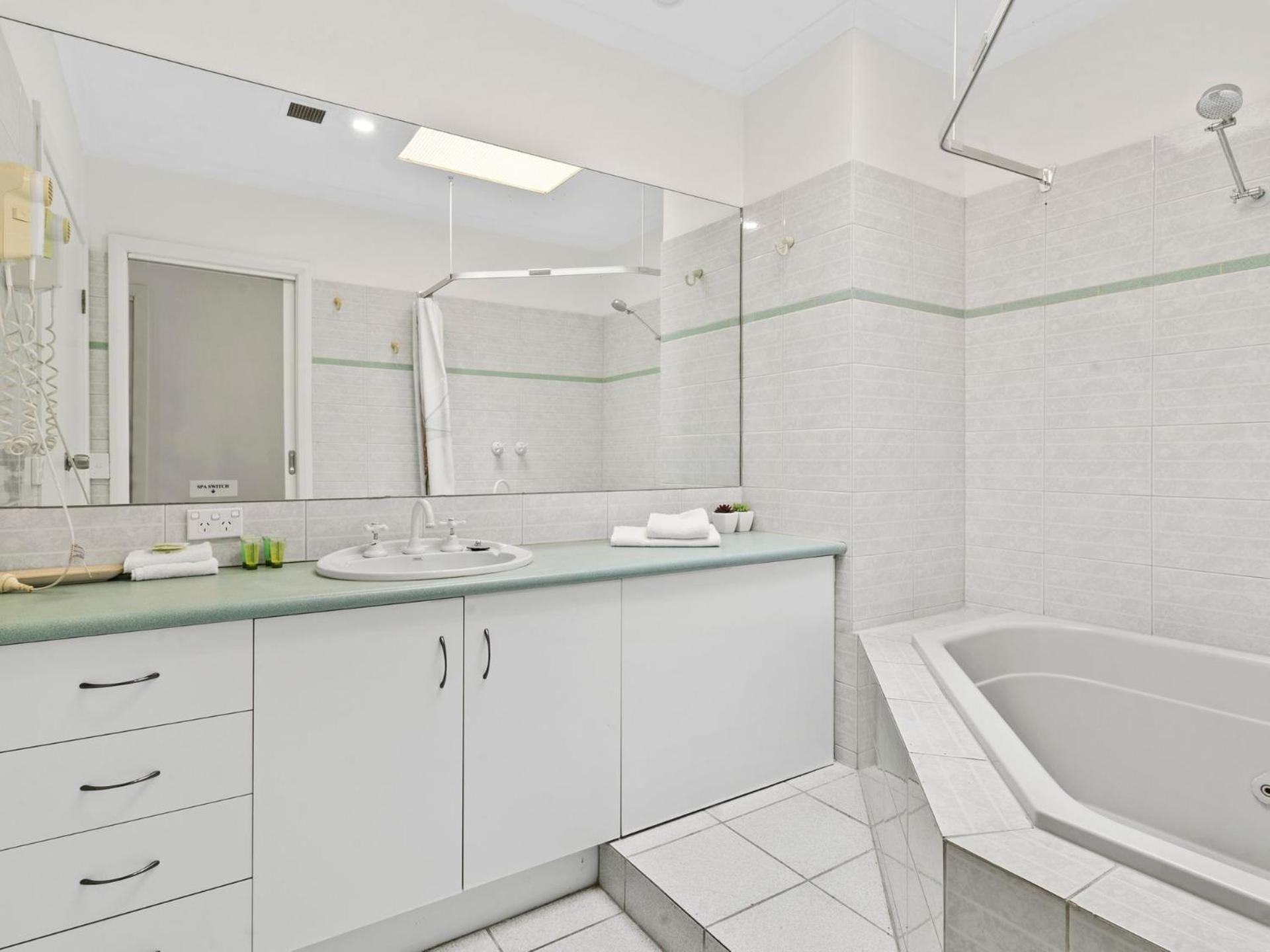 Yarrawonga Lakeside Apartment 40
