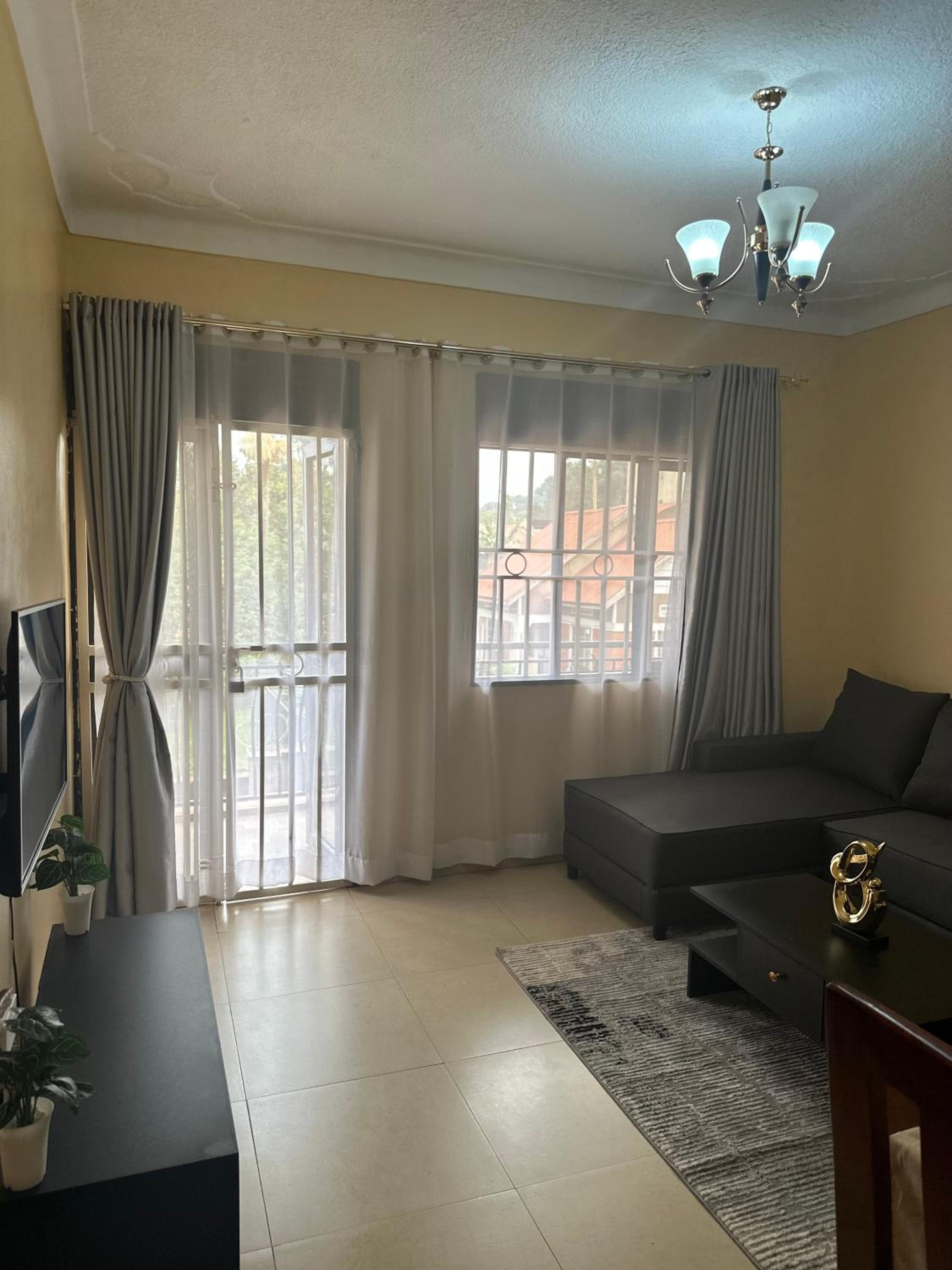2bdrm apartment Makerere. view 3