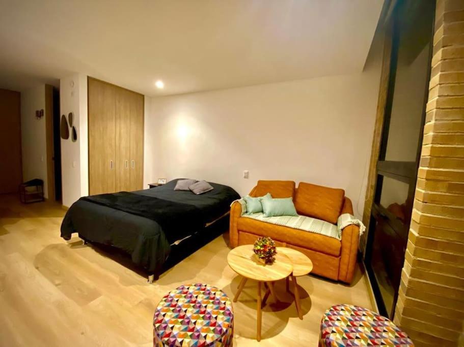 Cozy Loft 14th-Floor for 4 in the heart of Bogotá
