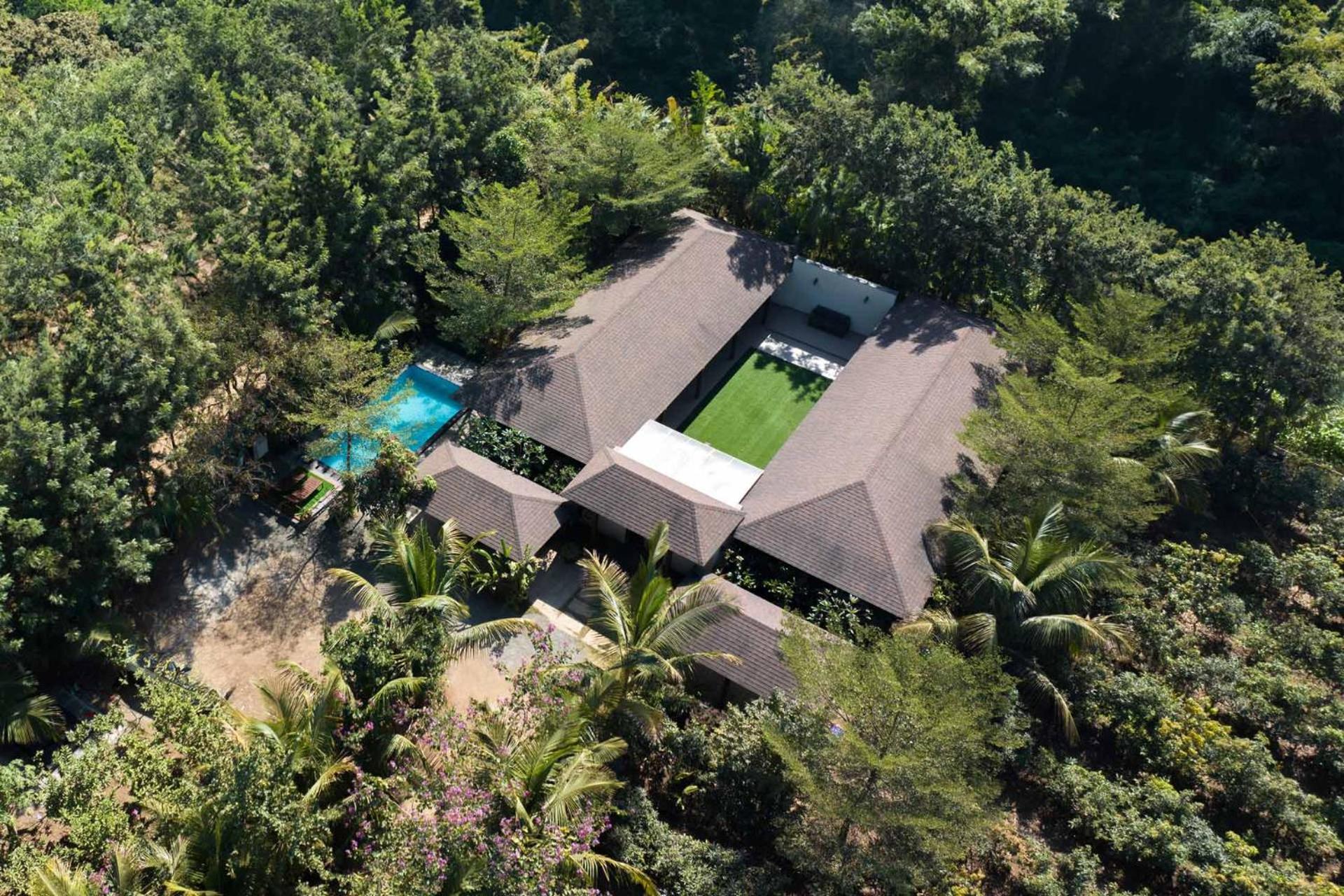Farmhouse Retreat by StayVista - Classic architecture, Rustic interiors, Cozy rooms & A refreshing swimming pool view 2
