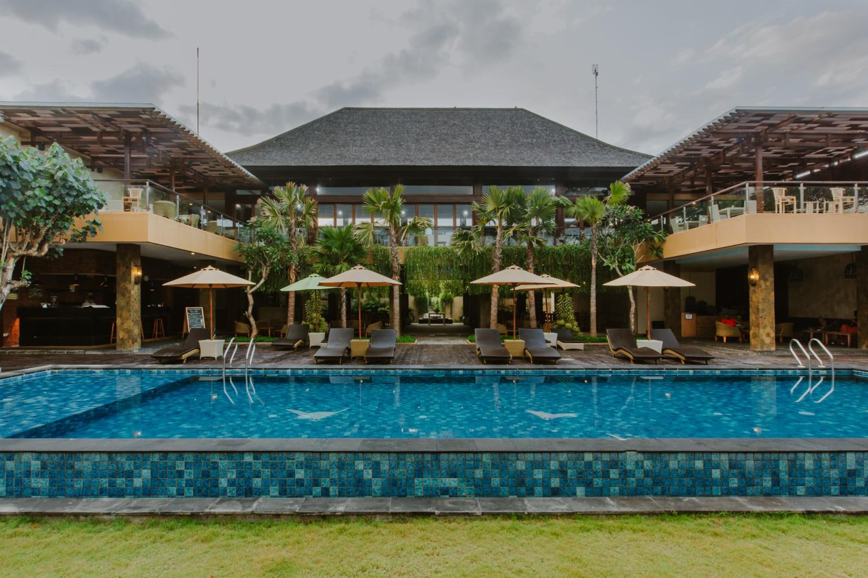 d'Nusa Beach Club and Resort