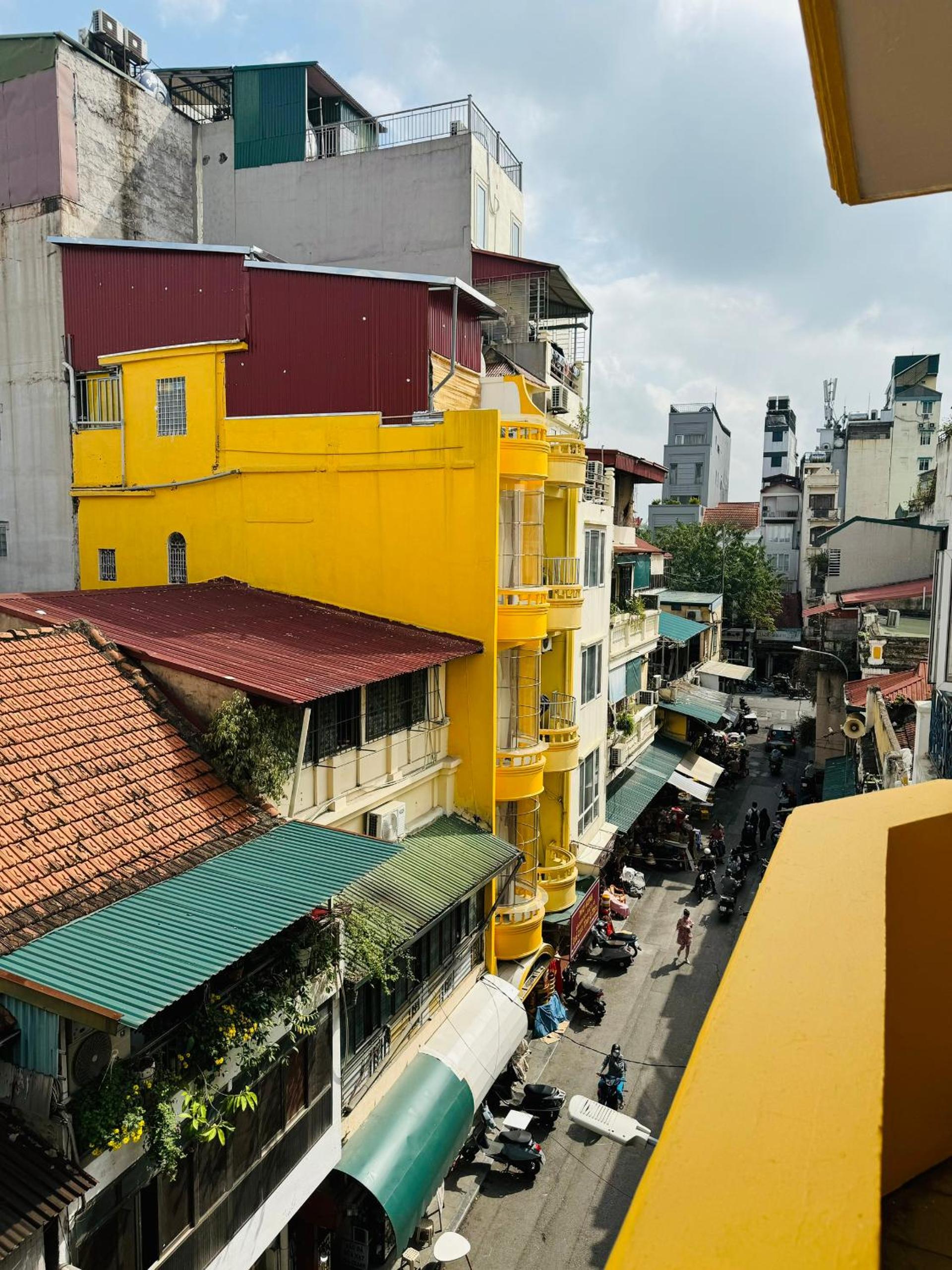Old Quarter Autumn To Tich Ha Noi