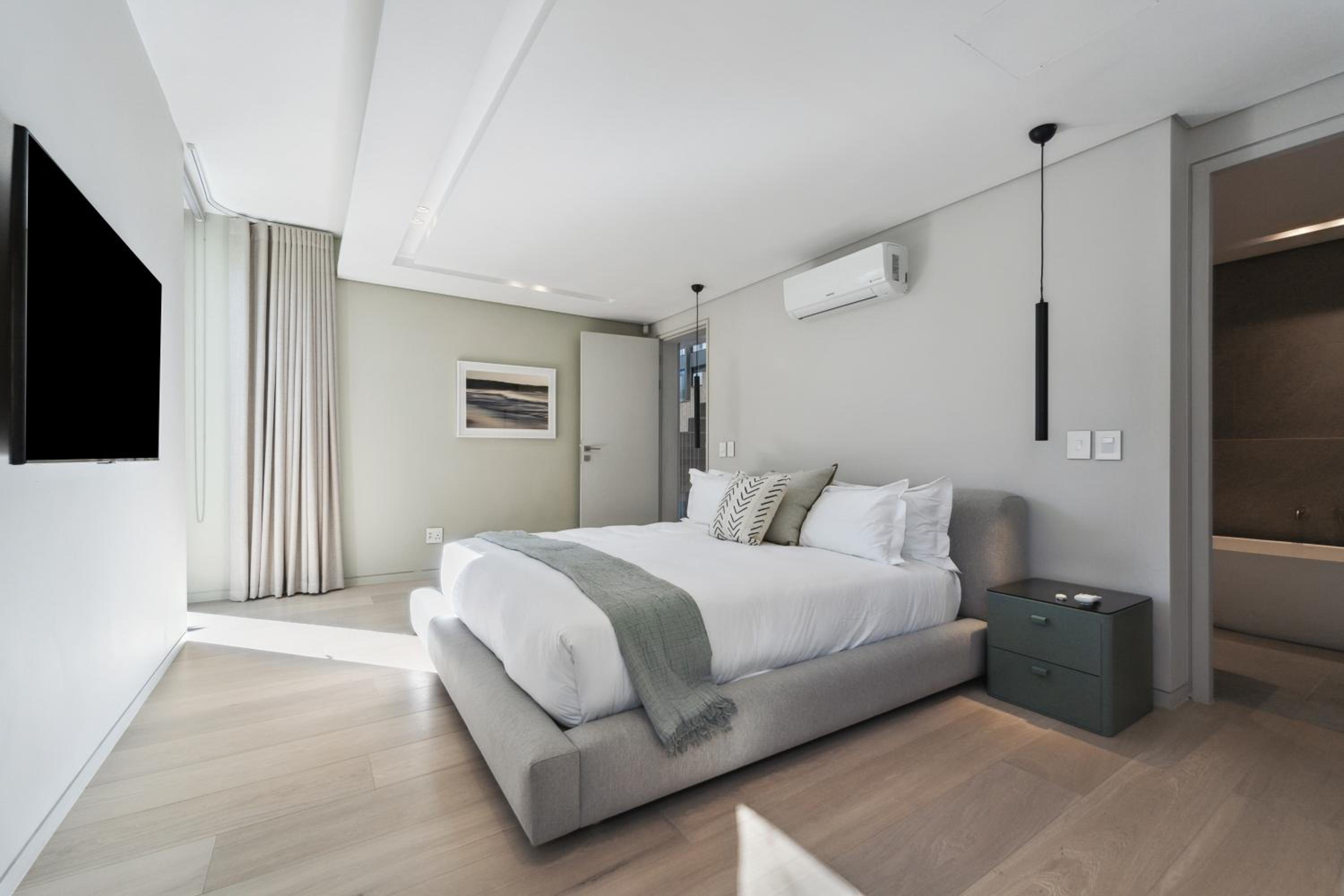 Brand New Dream Villa with Ocean View, Sauna & Gym