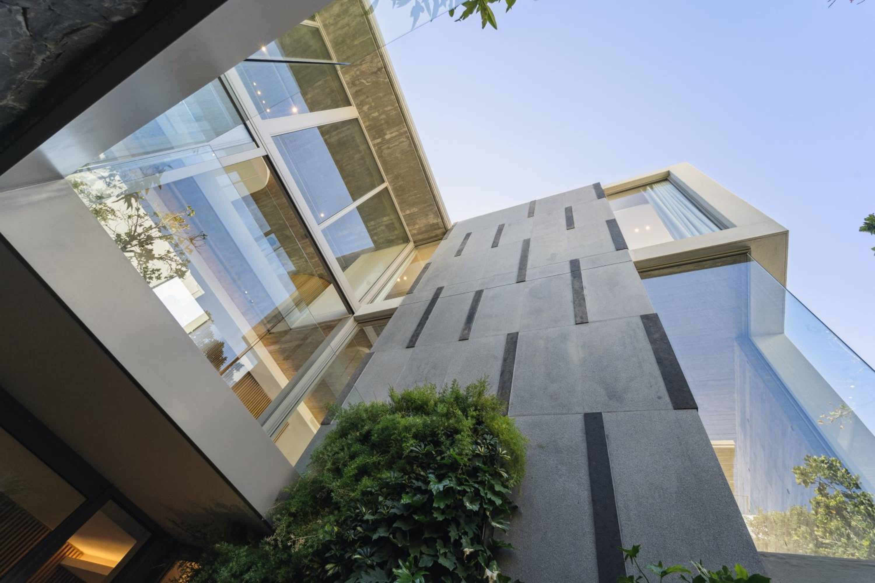 Hotel Brand New Dream Villa with Ocean View, Sauna & Gym - Image 1