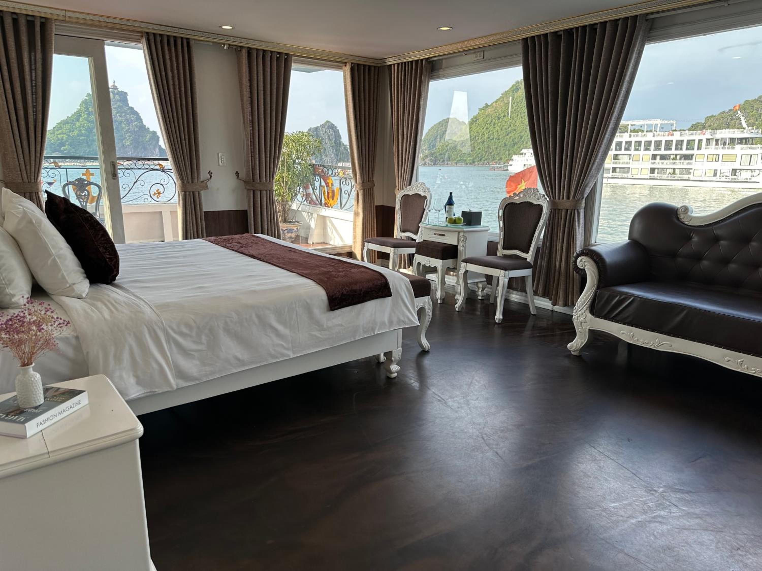 HaLONG AQUAR CLASSIC CRUISE view 5