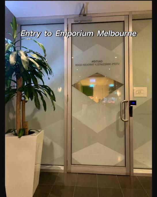 “Urban Oasis ” Central emporium apt ,Free Parking