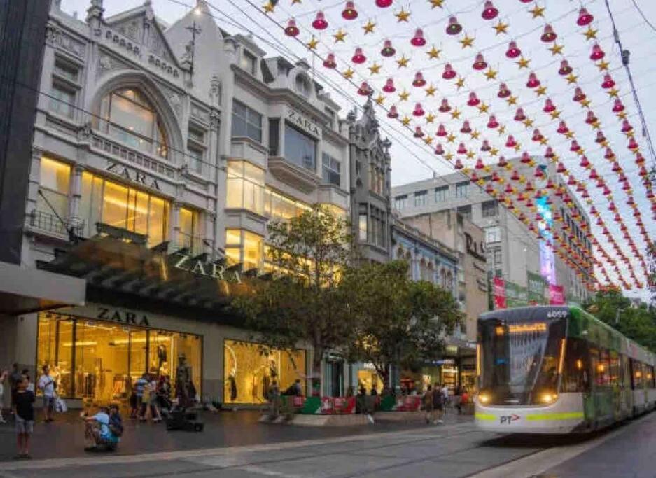 “Urban Oasis ” Central emporium apt ,Free Parking