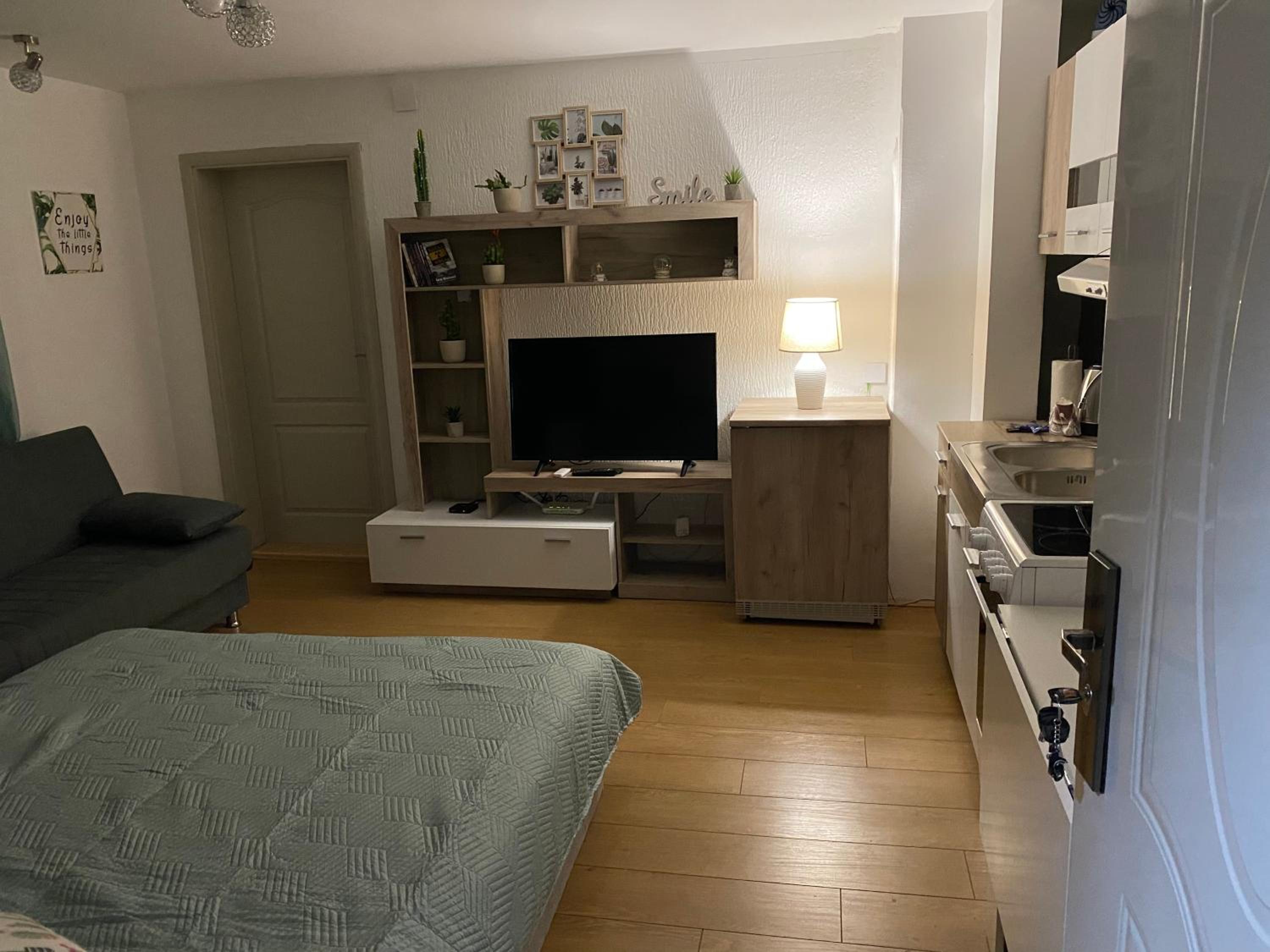 Photo 8