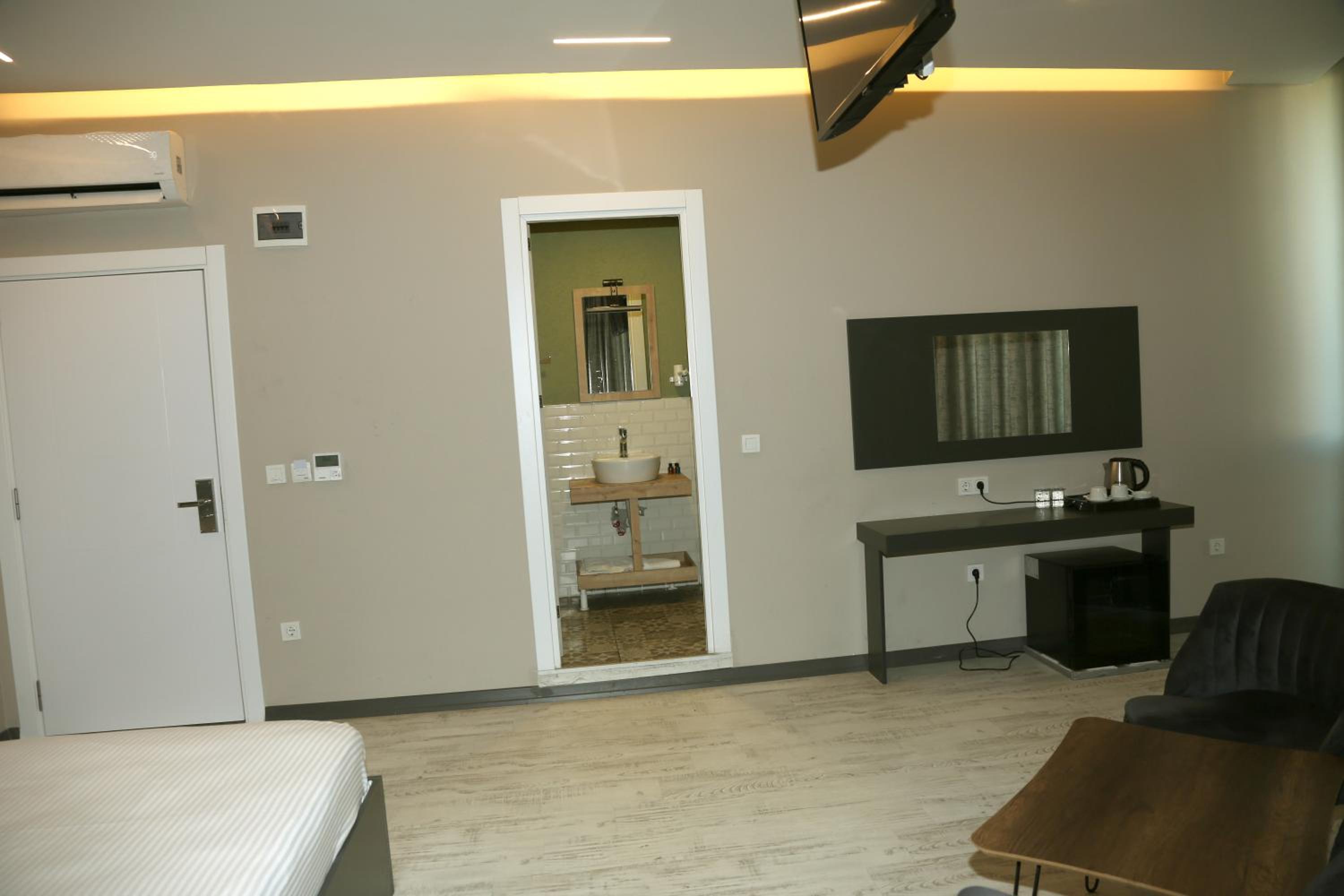 ZOOM OTEL - Image 71