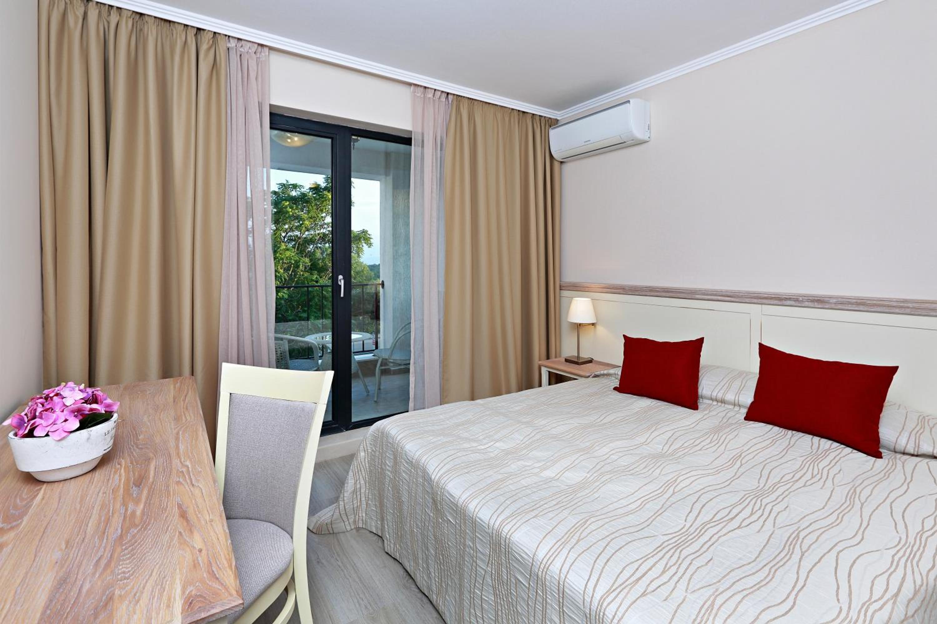 Private Apartments in White Rock Castle