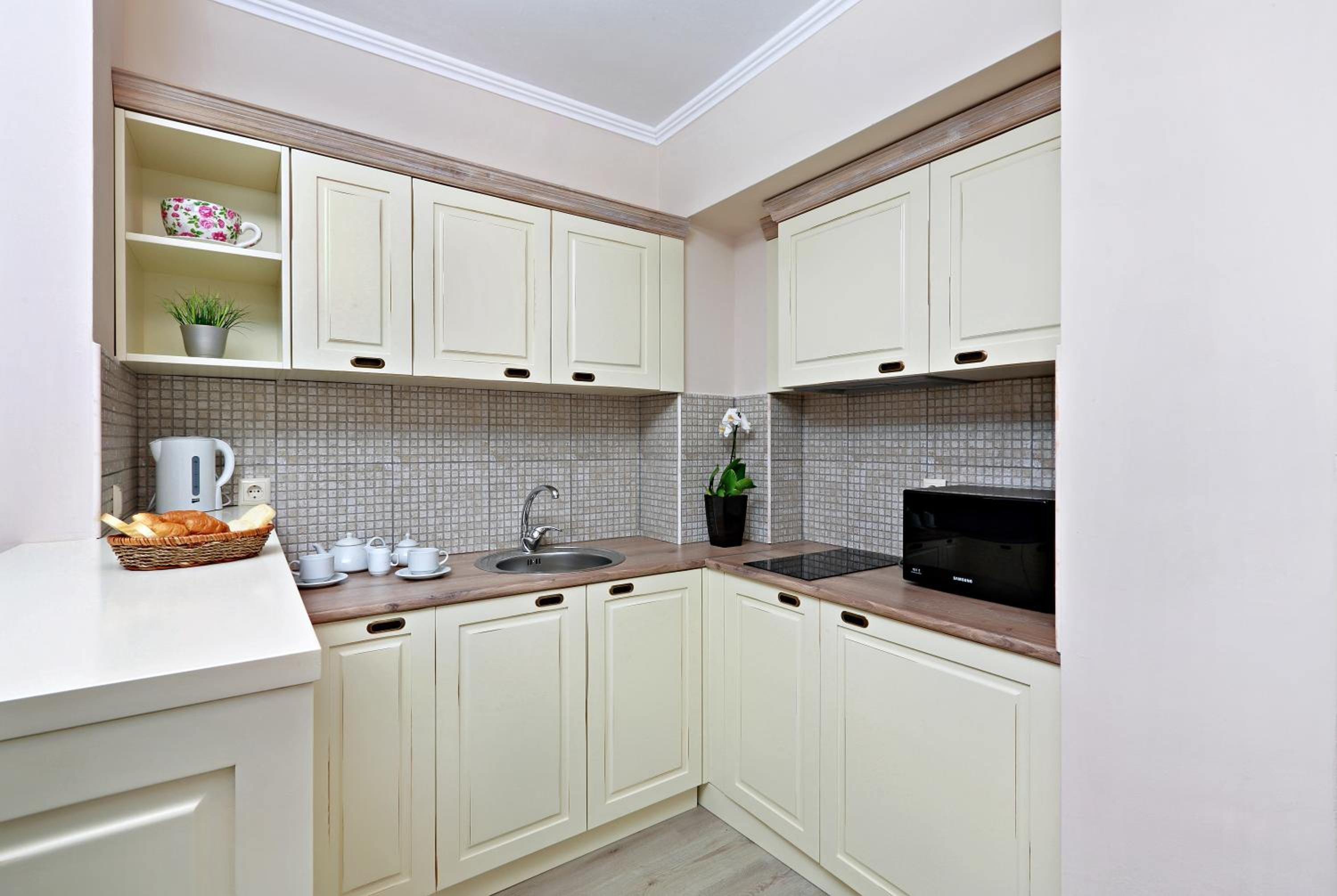 Private Apartments in White Rock Castle