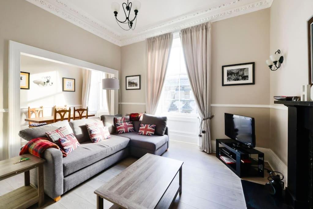 George IV Bridge - Superbly located 3 bedroom! view 2