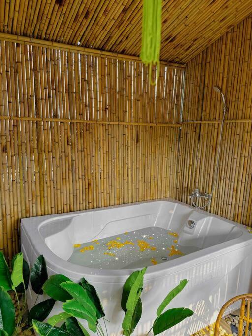 Duplex sky Garden & couple Hottub by SSens Homes