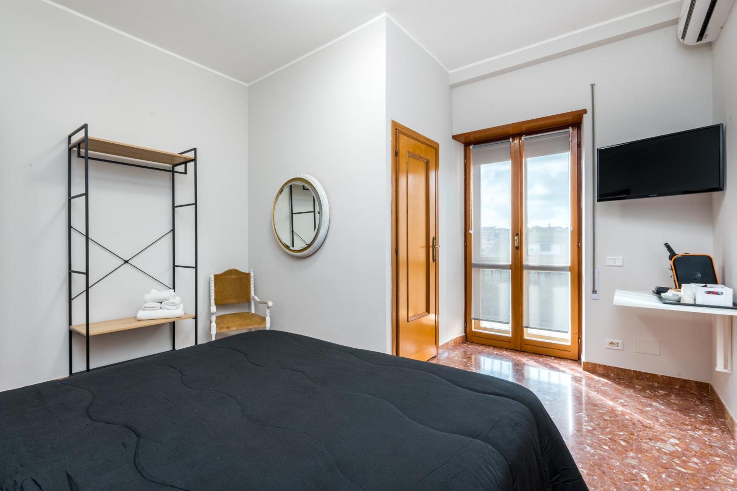 Travelershome Ciampino&Morena GuestHouse