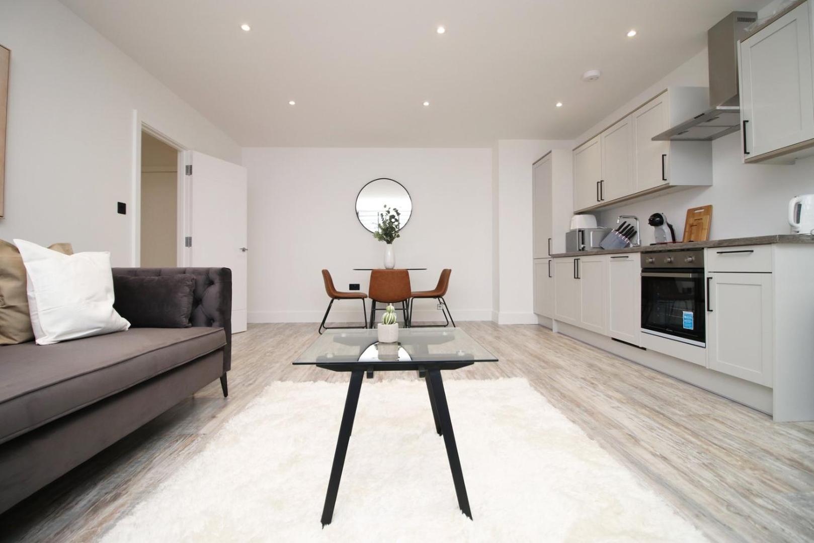 Cohost Partners | Central and Contemporary 2Br view 2