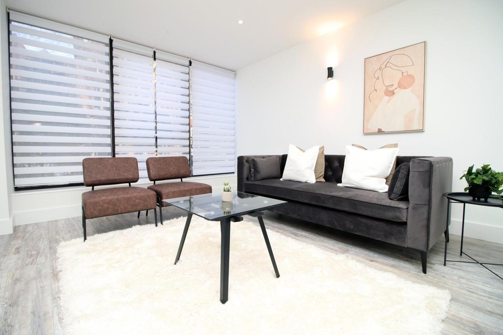 Cohost Partners | Central and Contemporary 2Br view 4