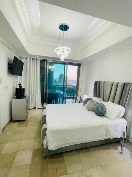 Apartamento con vista mar y la ciudad La Paz en Malecón Santo Domingo