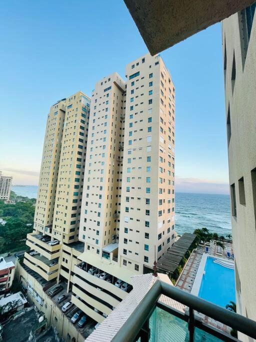 Apartamento con vista mar y la ciudad La Paz en Malecón Santo Domingo
