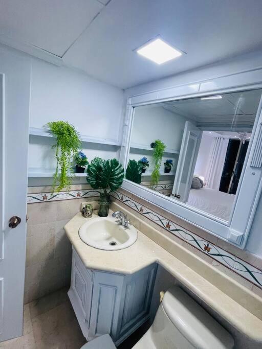Apartamento con vista mar y la ciudad La Paz en Malecón Santo Domingo